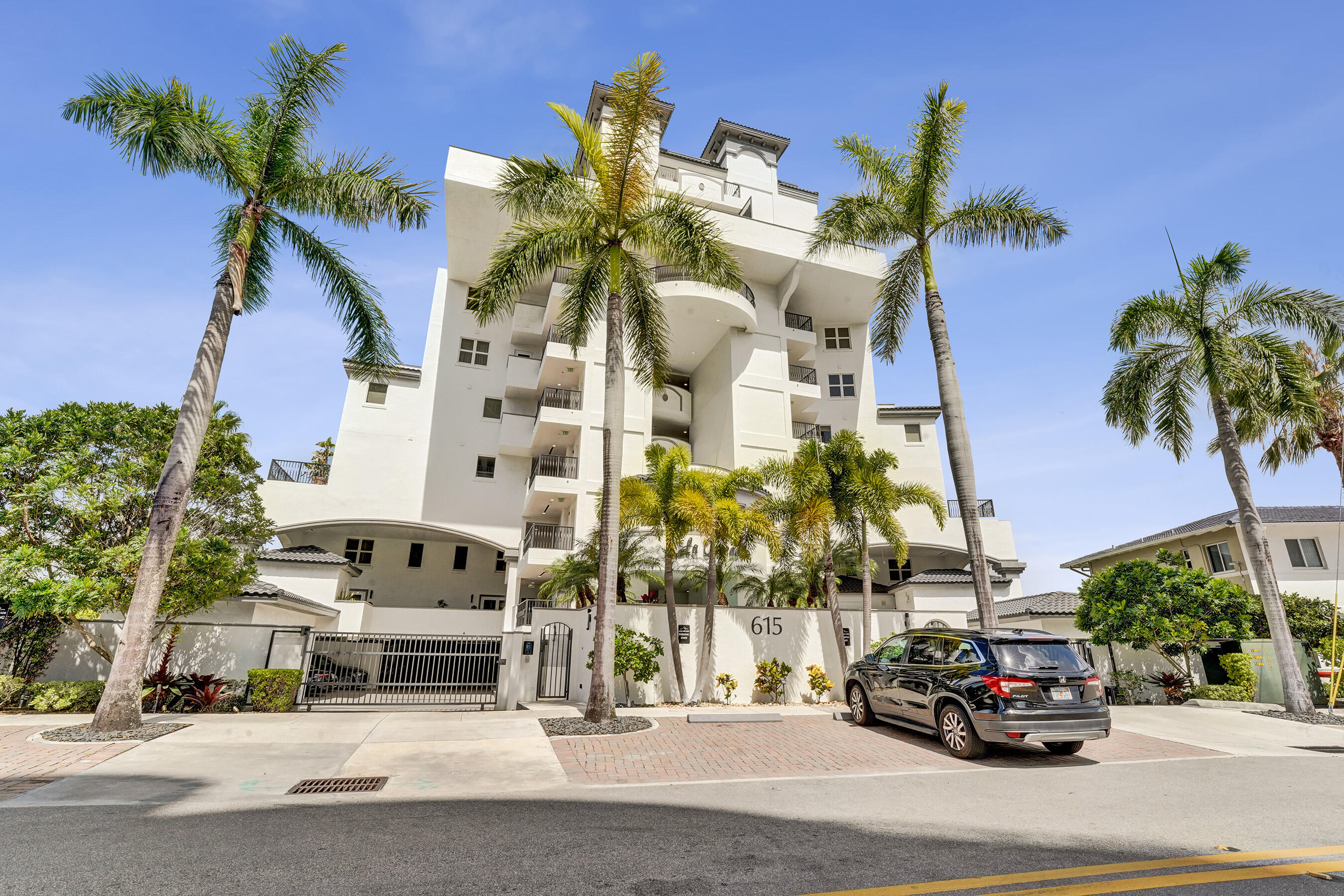 615 Bayshore #402 Fort Lauderdale, FL 33304
