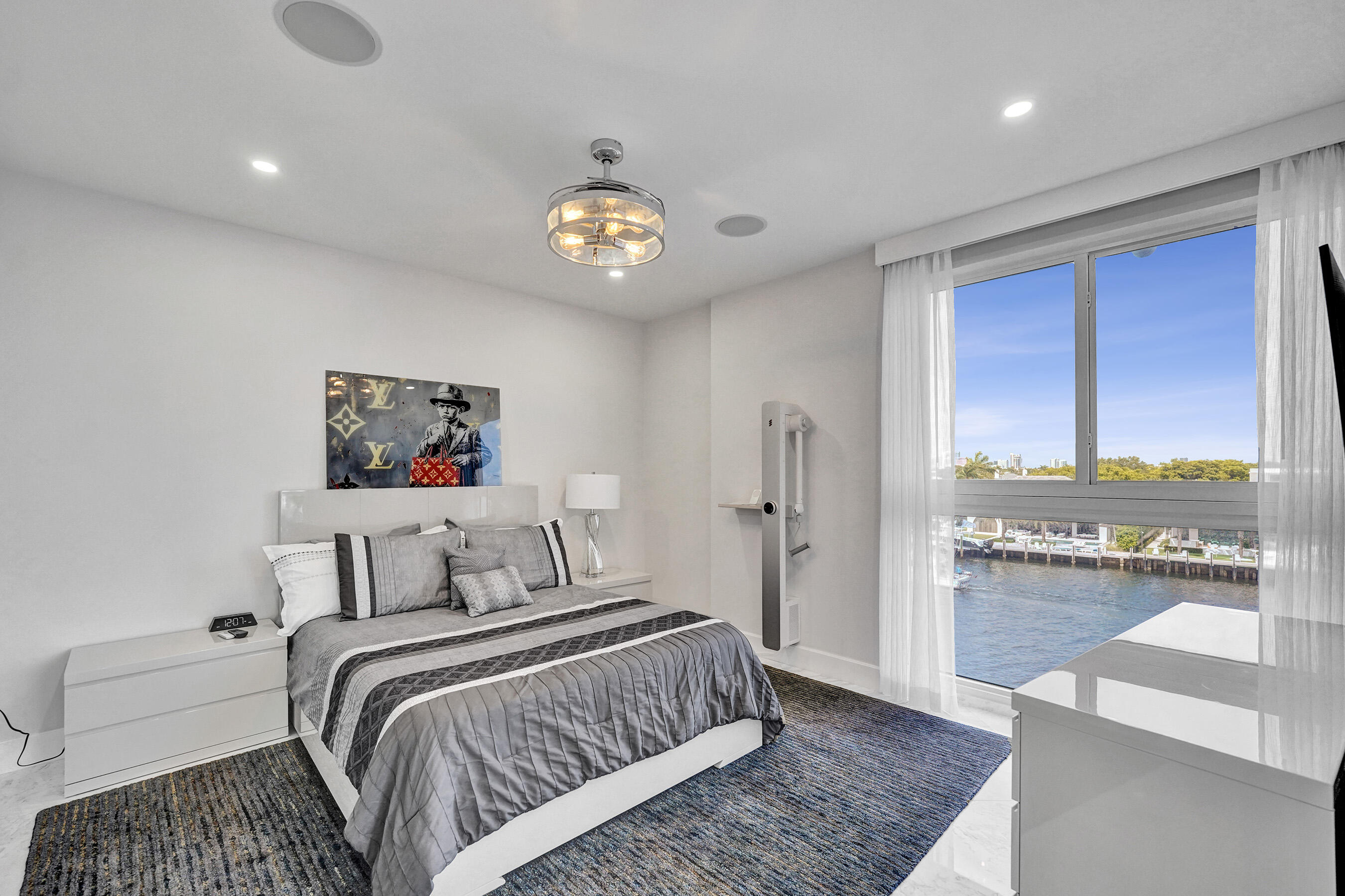 615 Bayshore #402 Fort Lauderdale, FL 33304