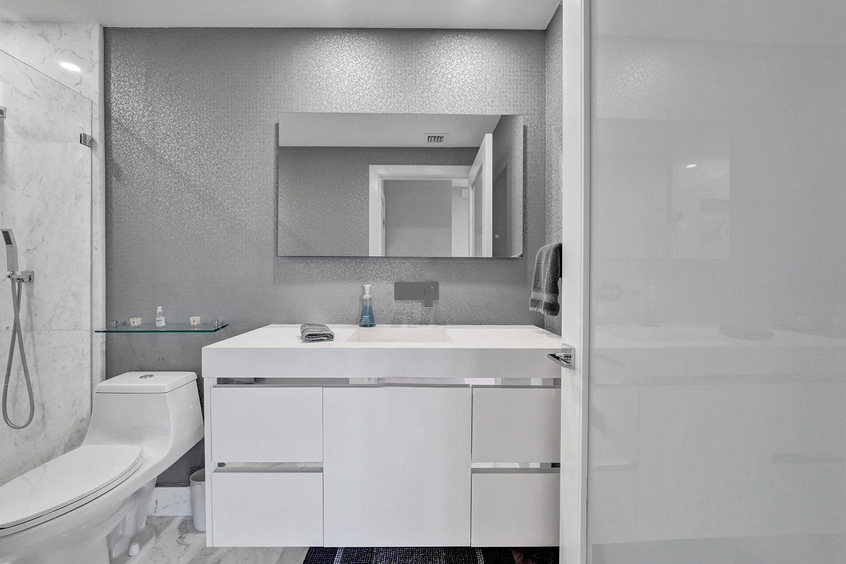 615 Bayshore #402 Fort Lauderdale, FL 33304
