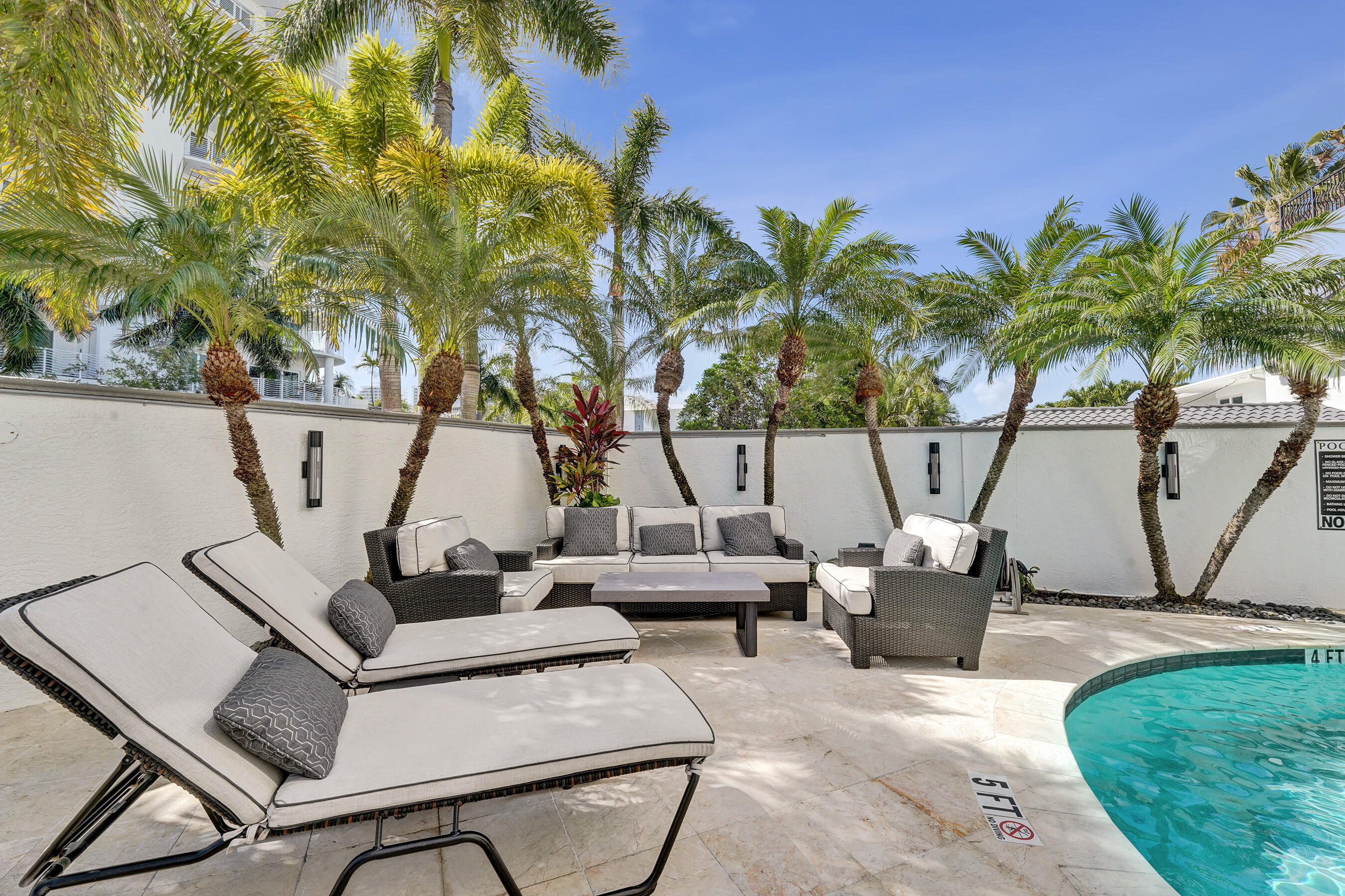 615 Bayshore #402 Fort Lauderdale, FL 33304