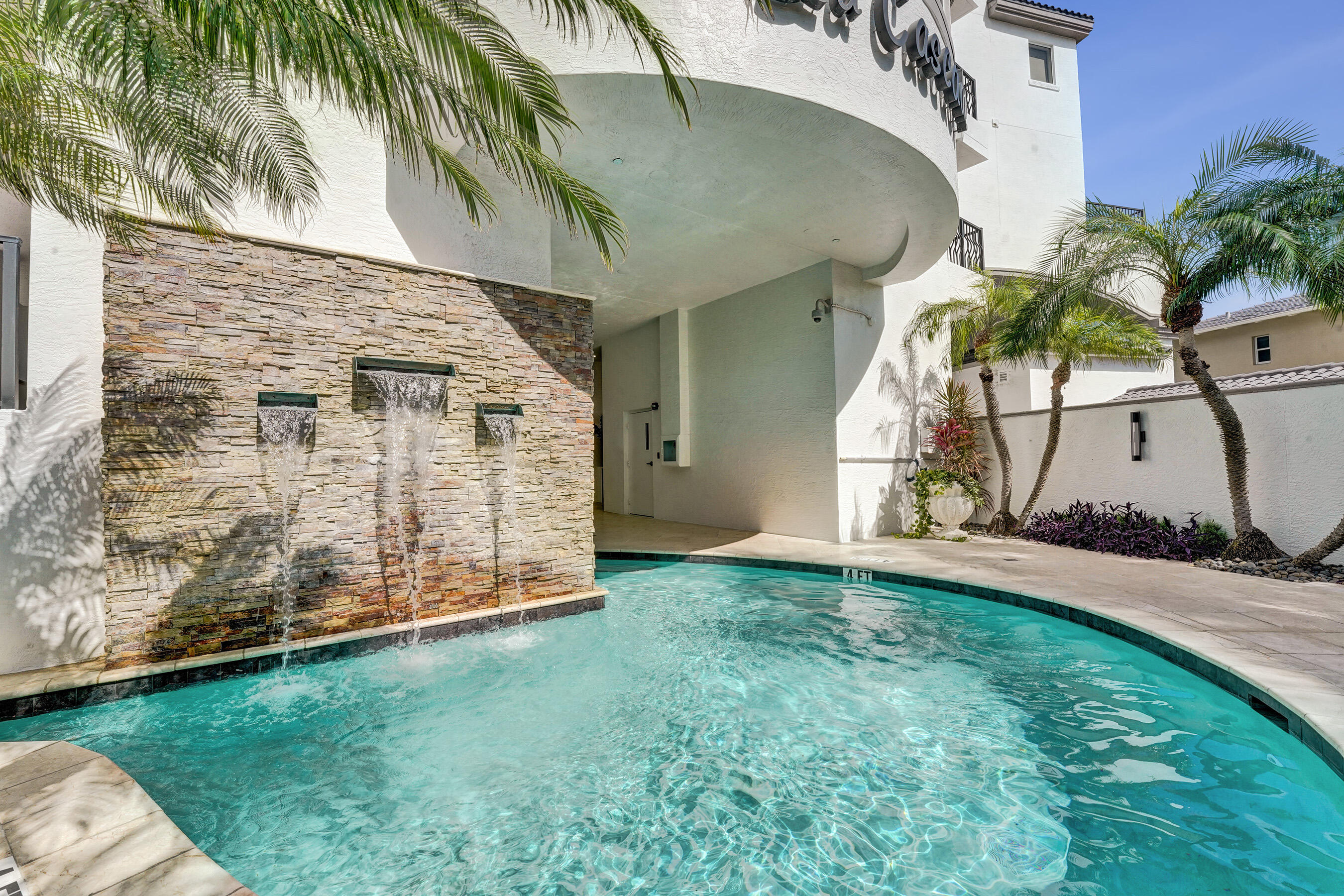 615 Bayshore #402 Fort Lauderdale, FL 33304