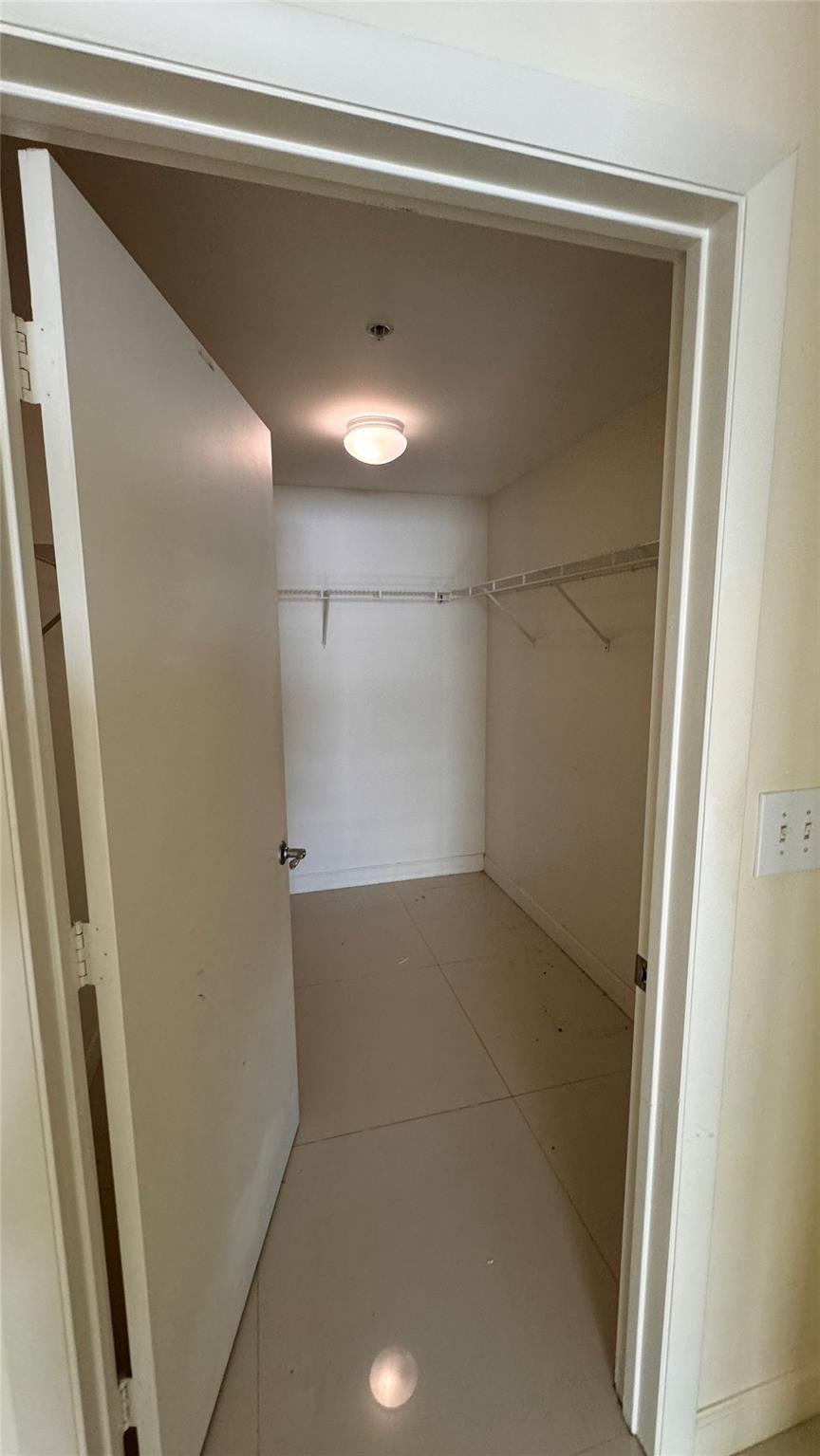 253 NE 2nd #3208 Miami, FL 33132