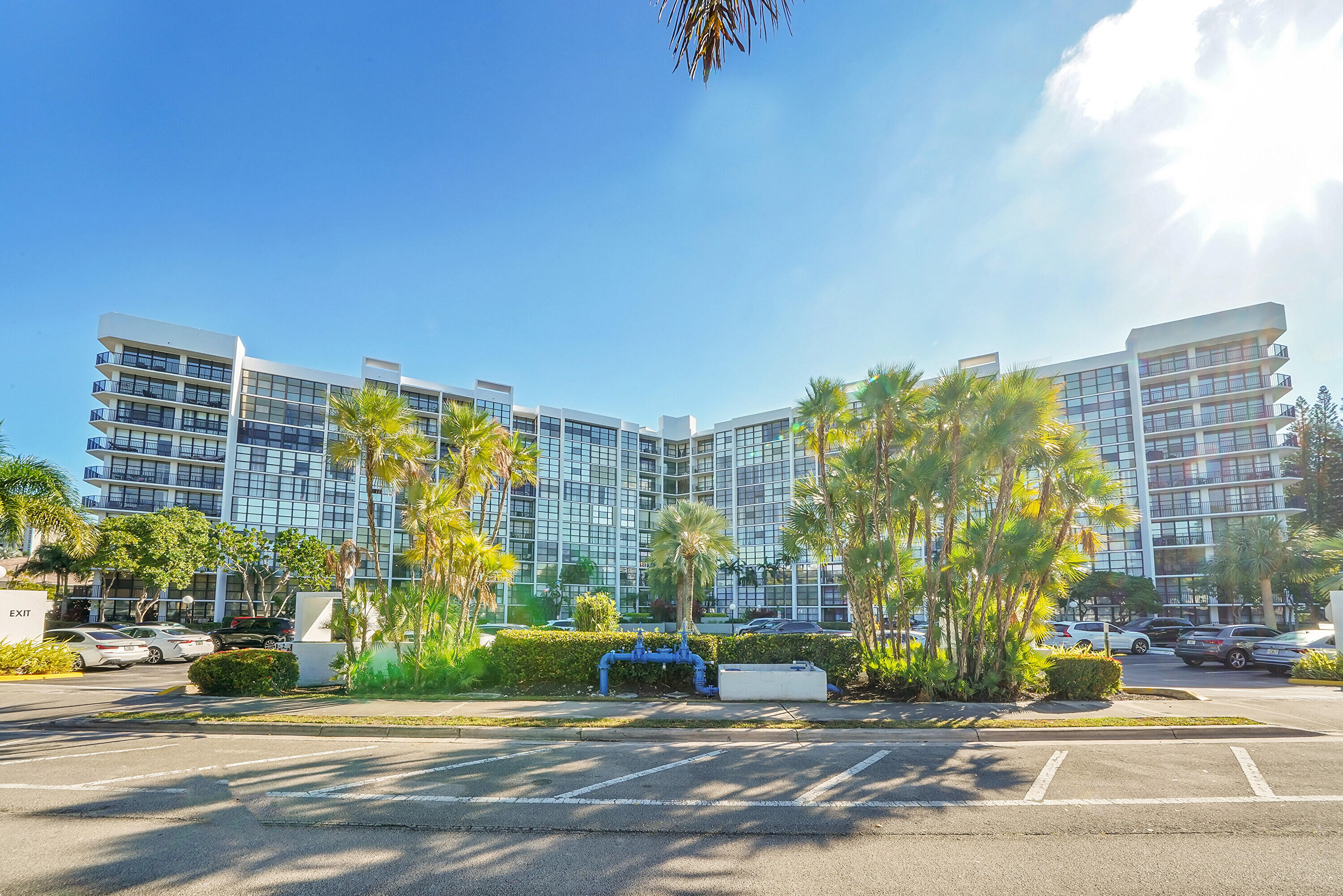 1000 Parkview #306