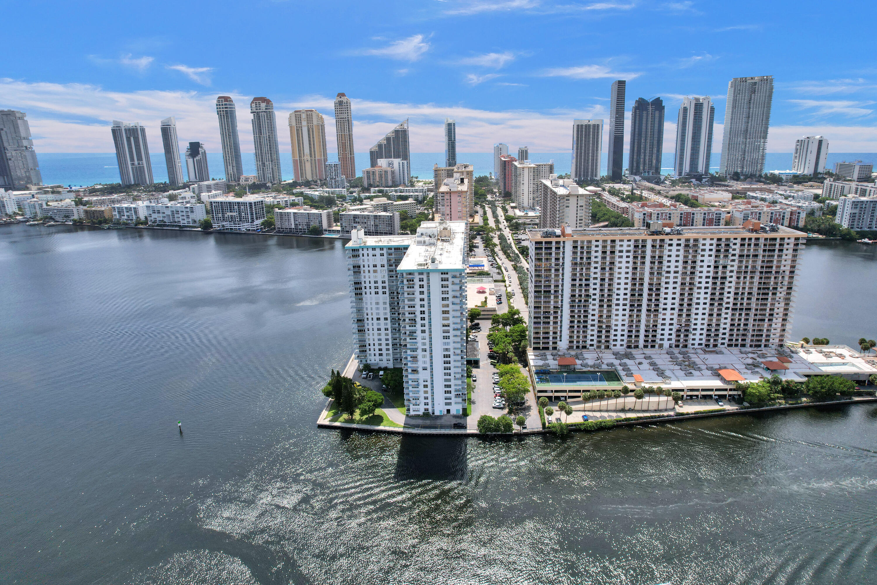 image Winston Towers 50014