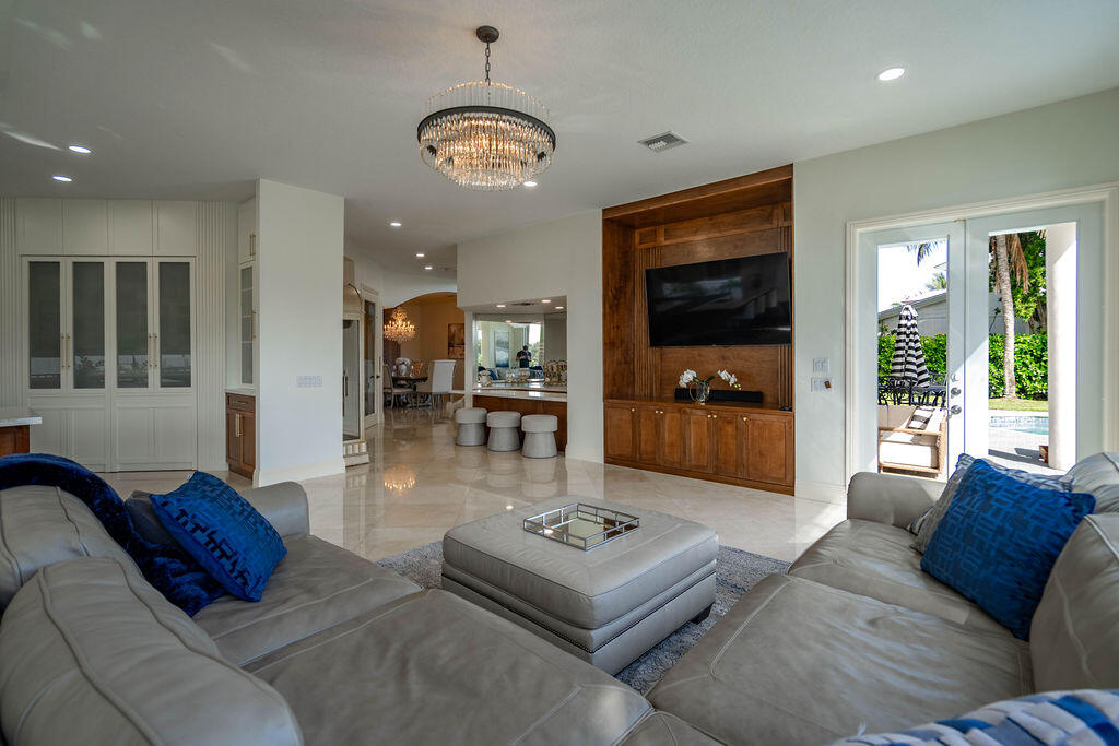2530 NE 31st Lighthouse Point, FL 33064
