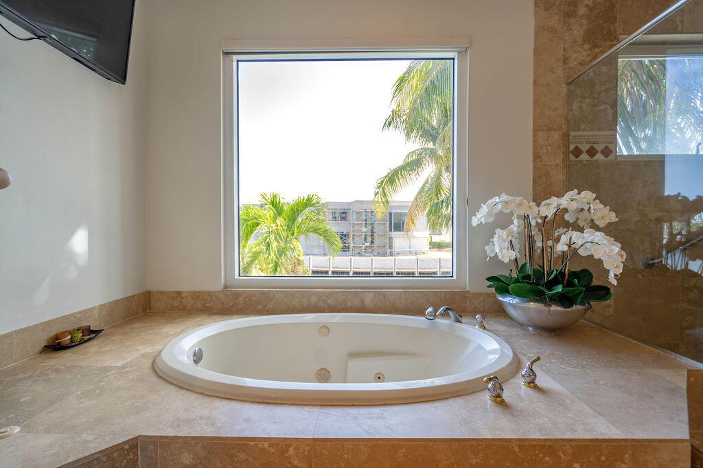 2530 NE 31st Lighthouse Point, FL 33064