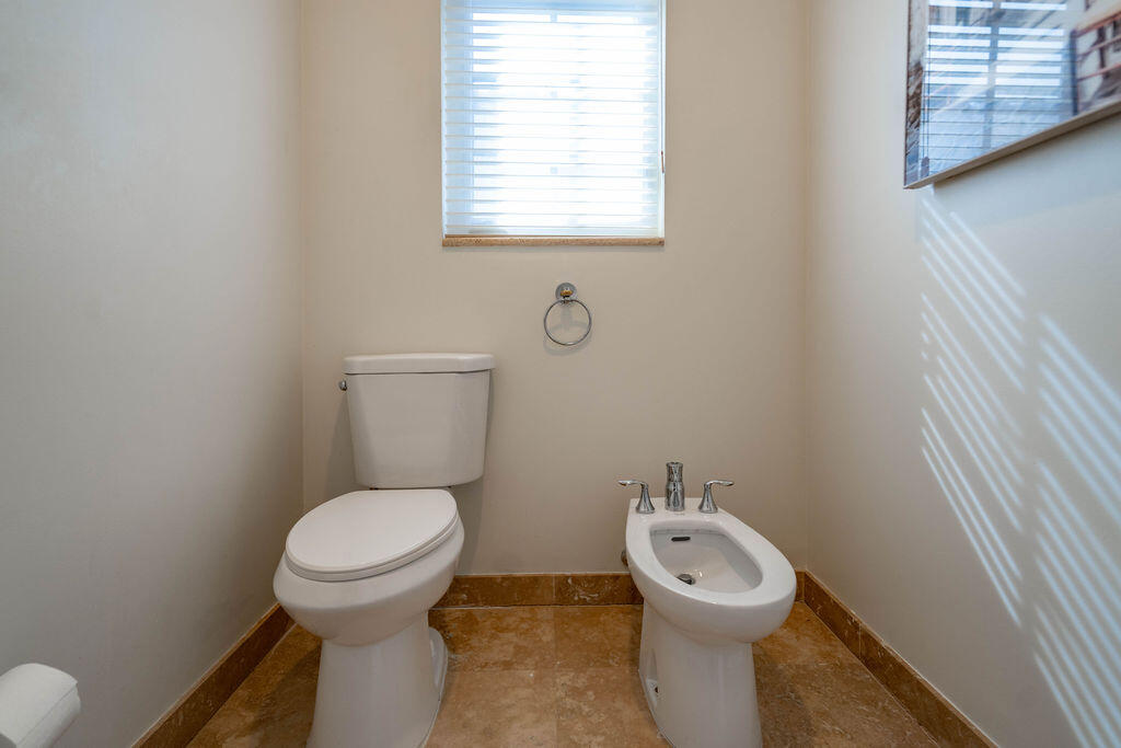 2530 NE 31st Lighthouse Point, FL 33064