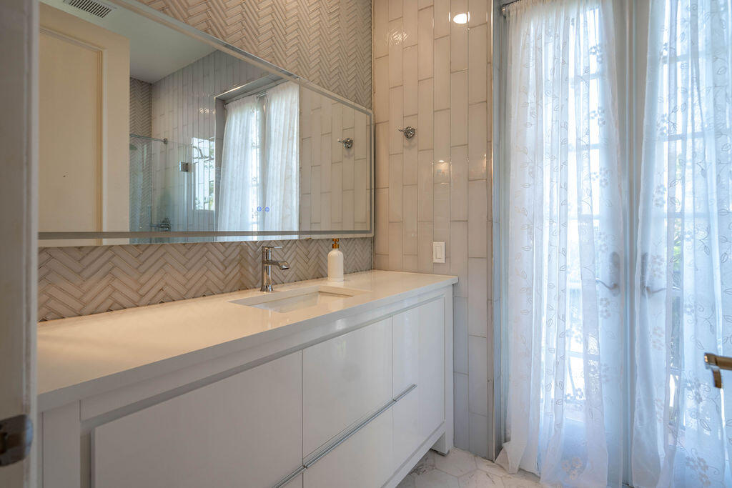 2530 NE 31st Lighthouse Point, FL 33064