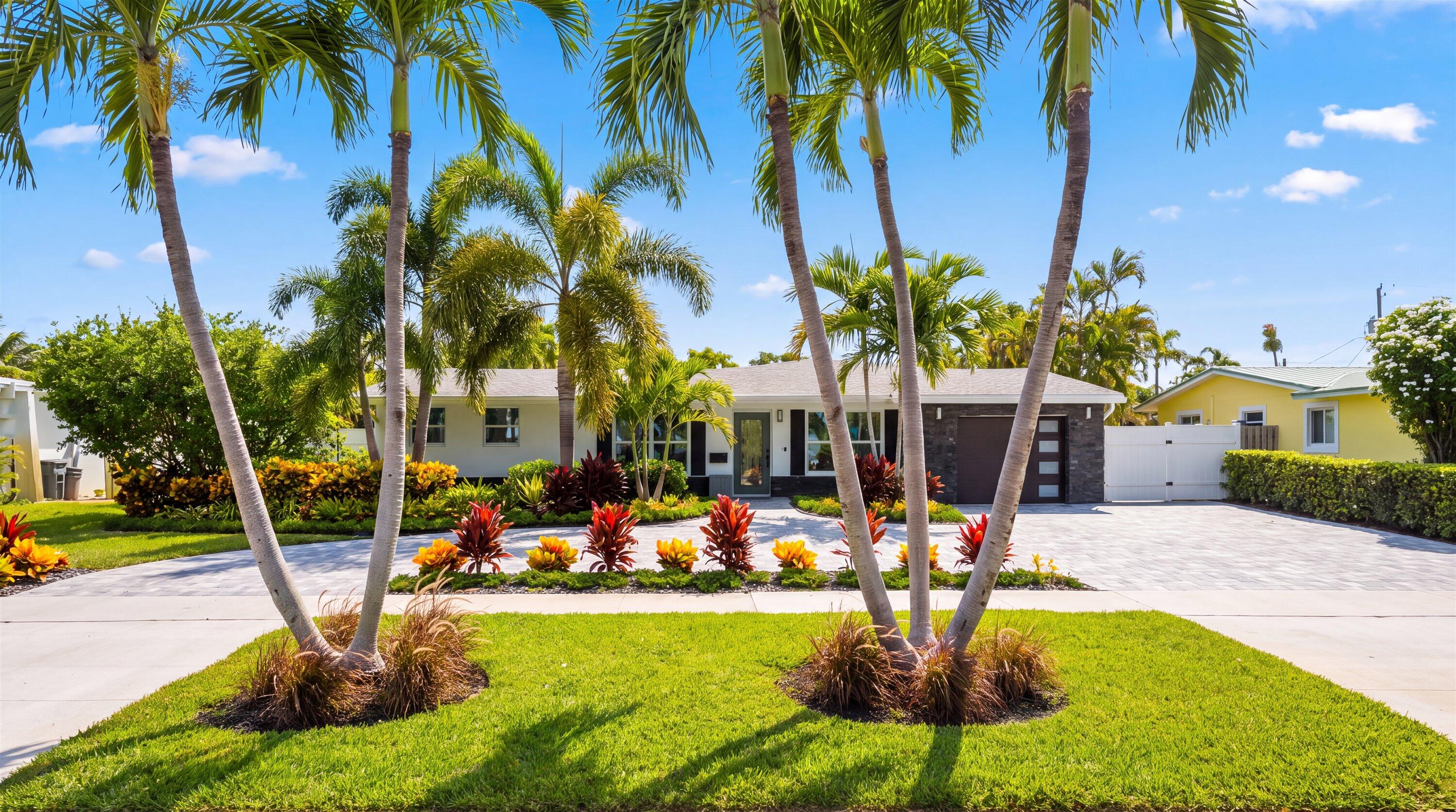 765 Lagoon Dr