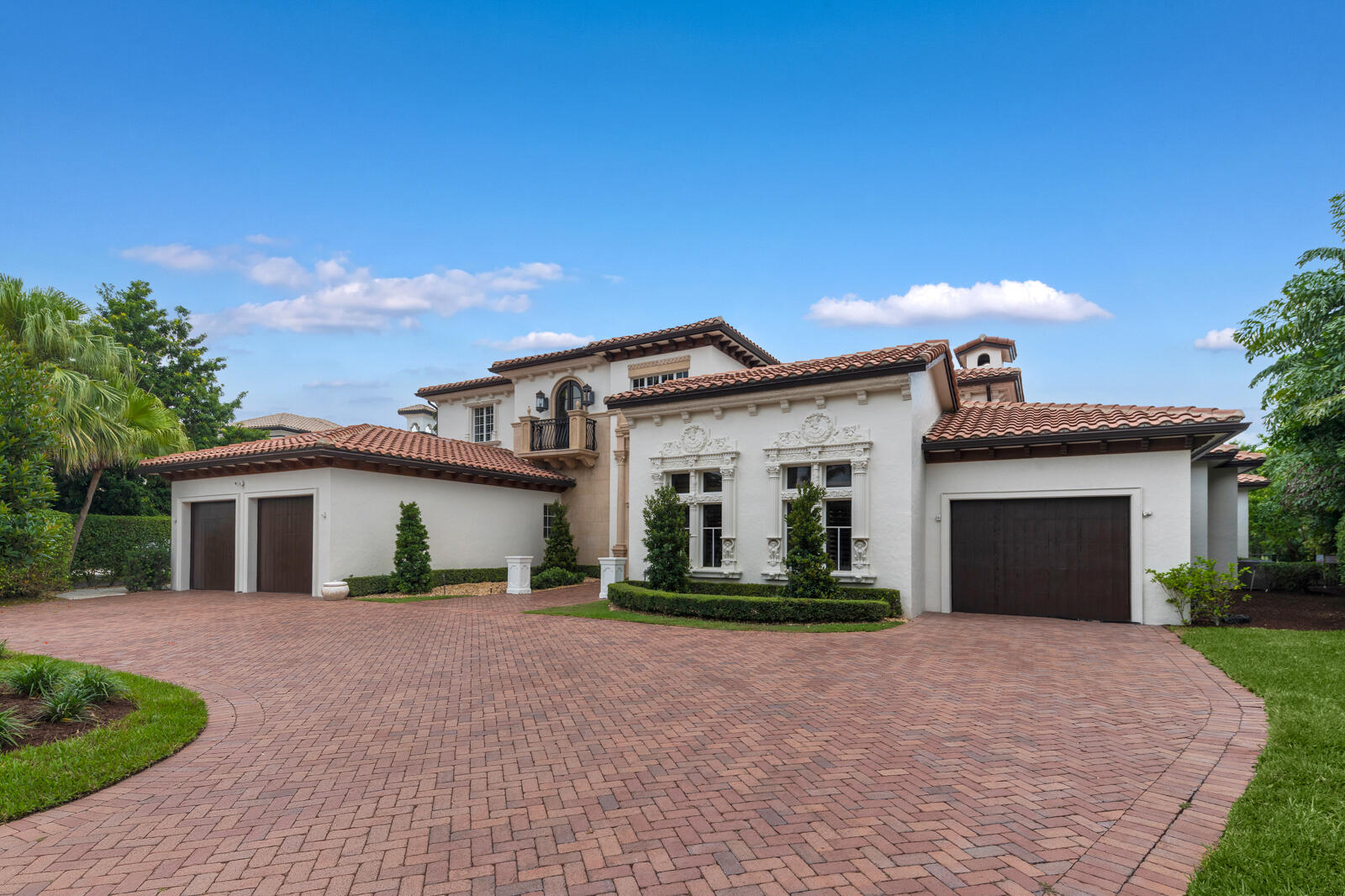 17130 Avenue Le Rivage