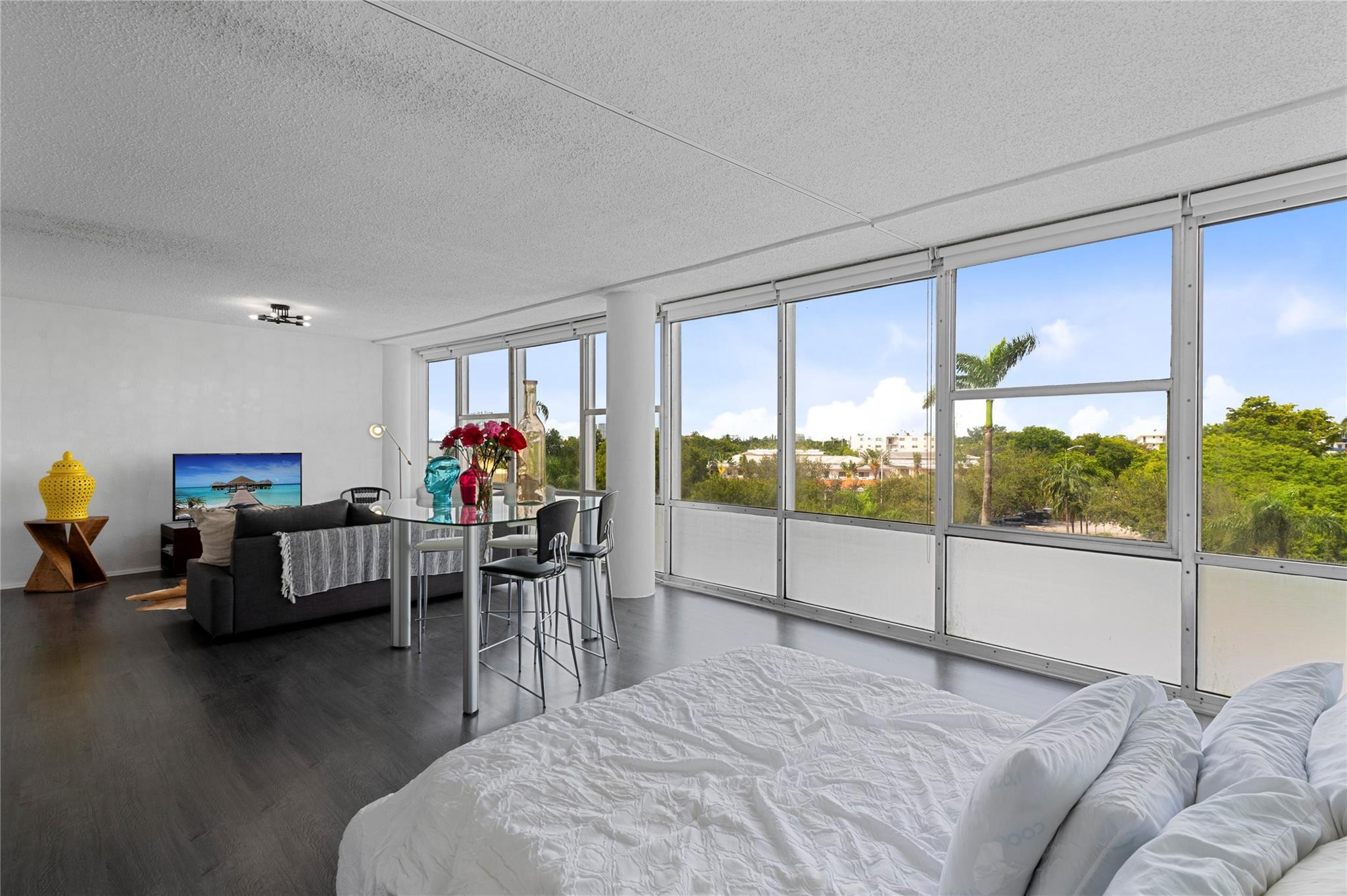 900 Bay #303