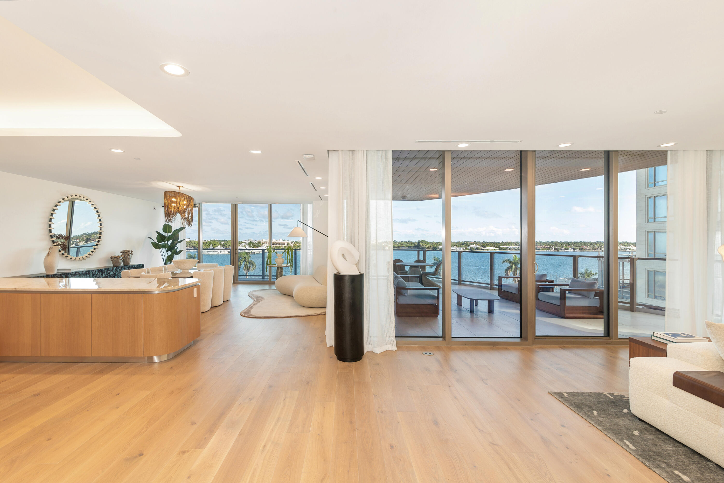 1333 S Flagler #402 West Palm Beach, FL 33401