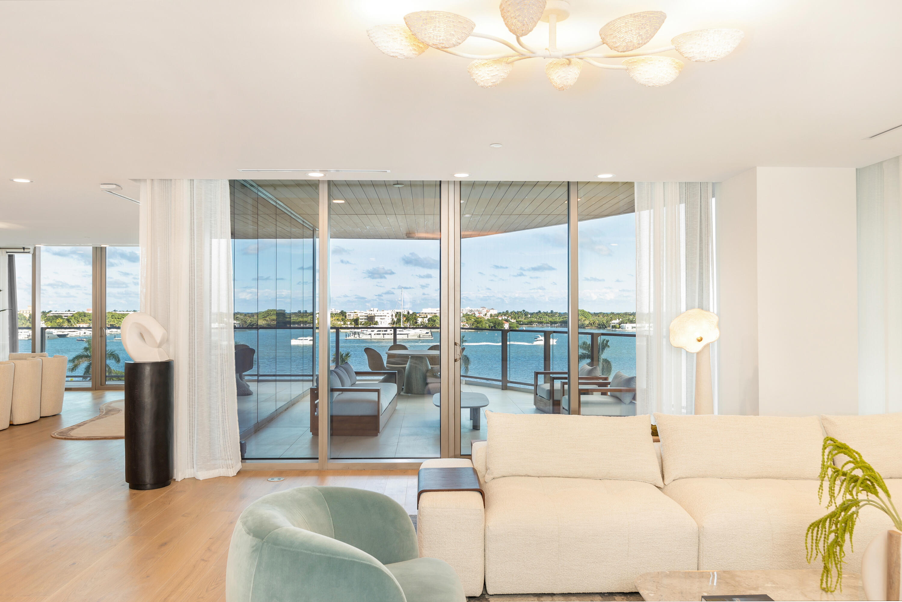 1333 S Flagler #402 West Palm Beach, FL 33401