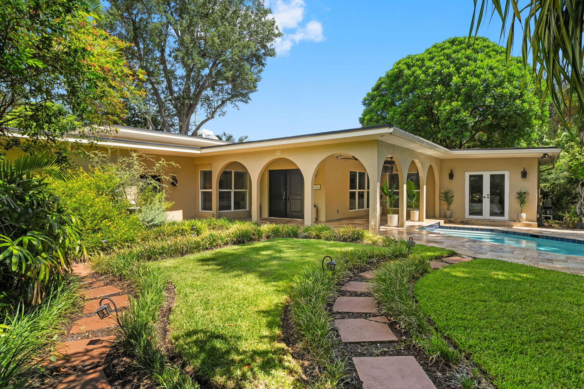 901 SE 6th St Fort Lauderdale, FL 33301