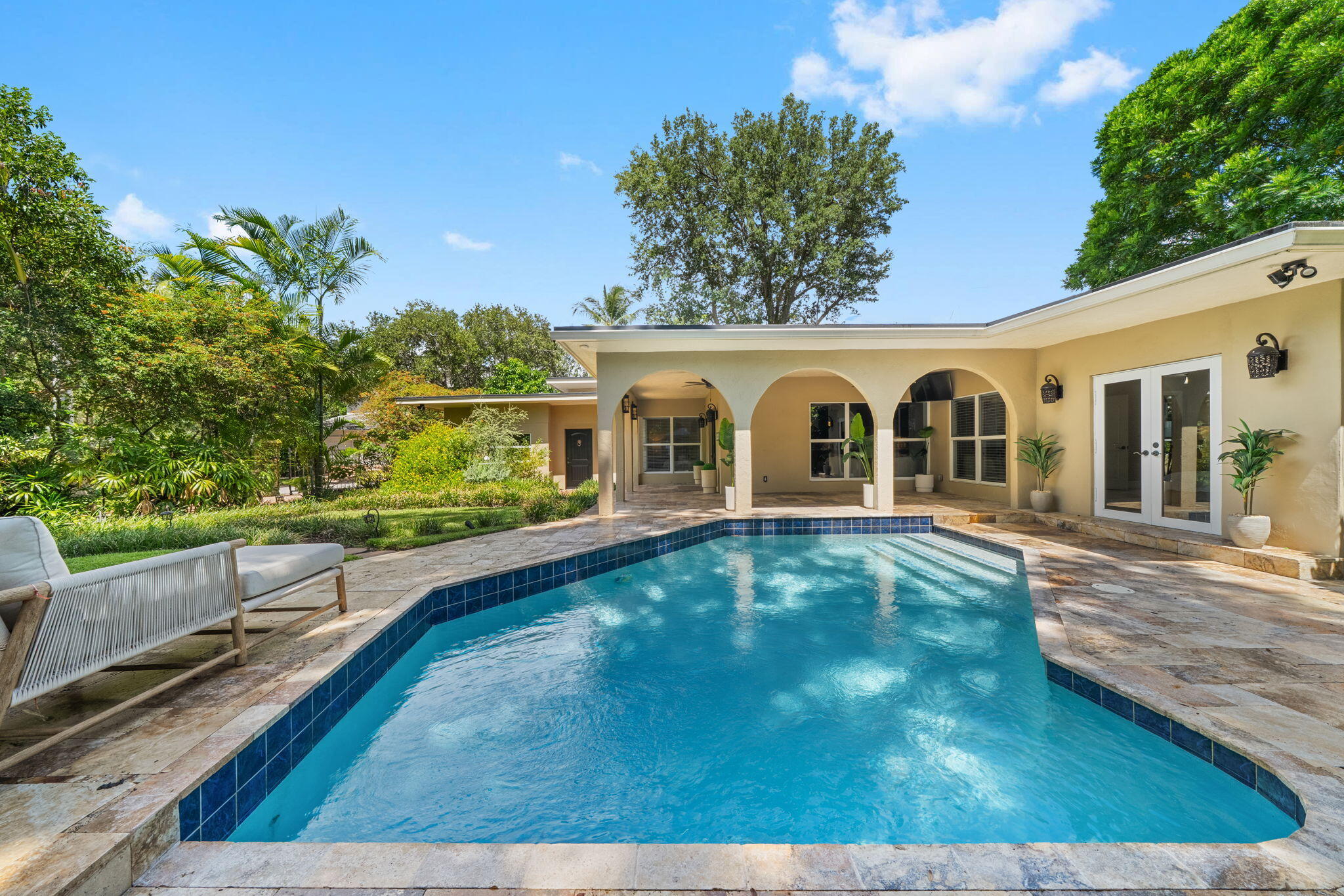 901 SE 6th St Fort Lauderdale, FL 33301