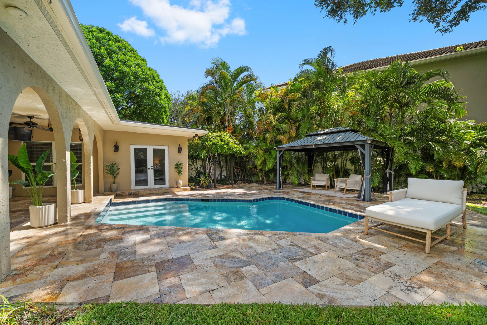 901 SE 6th St Fort Lauderdale, FL 33301