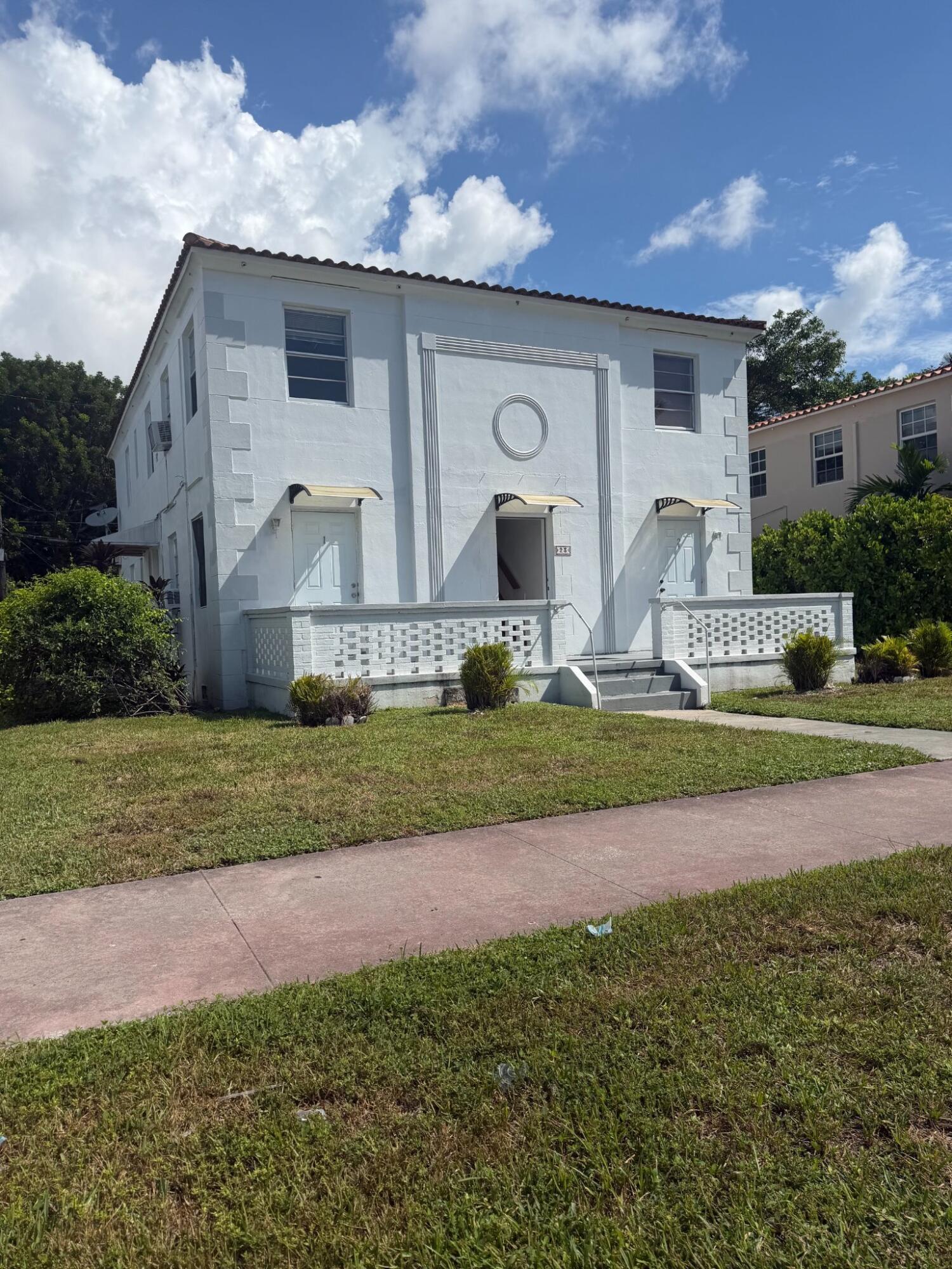 23 Sidonia Ave #3