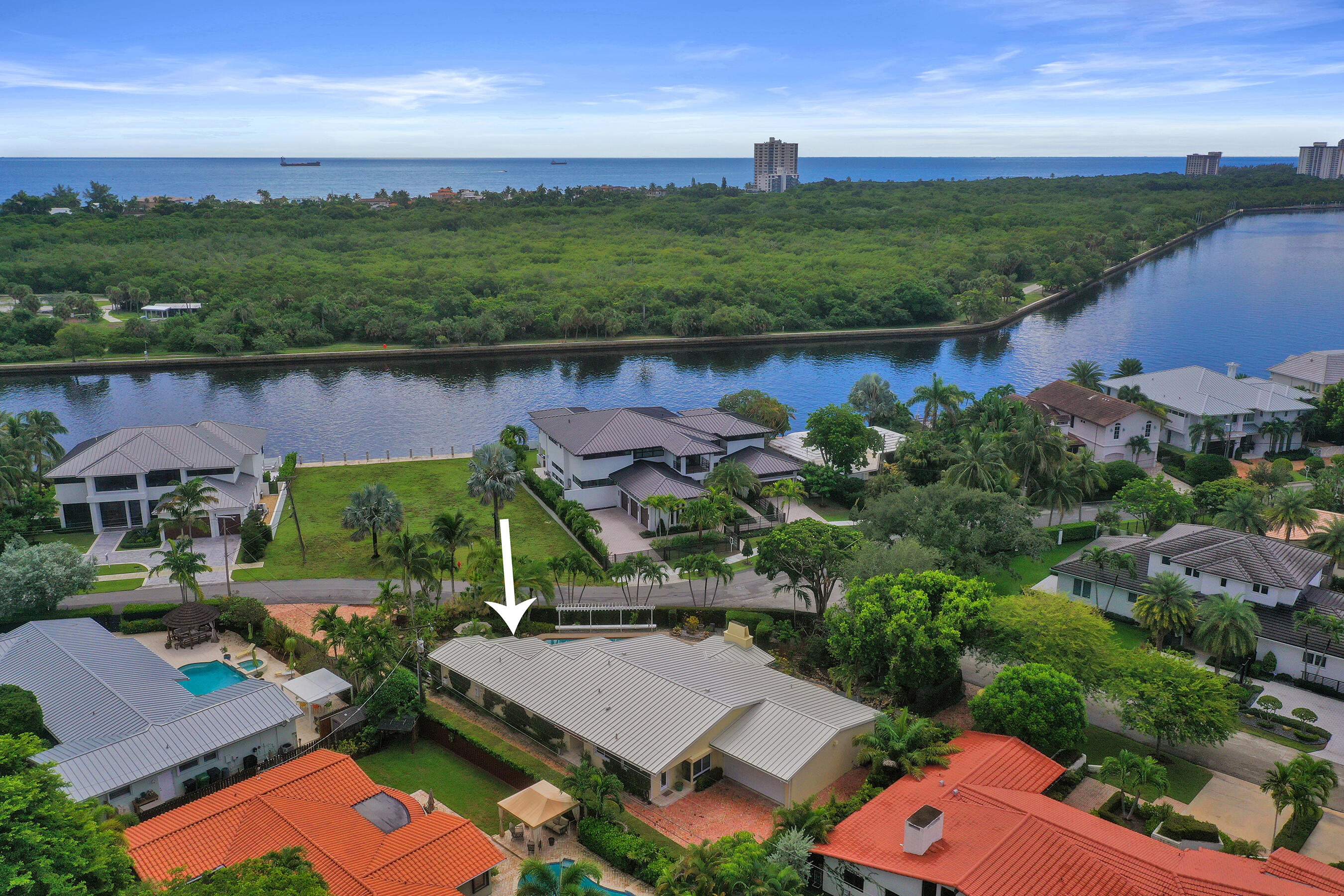2001 Intracoastal Dr