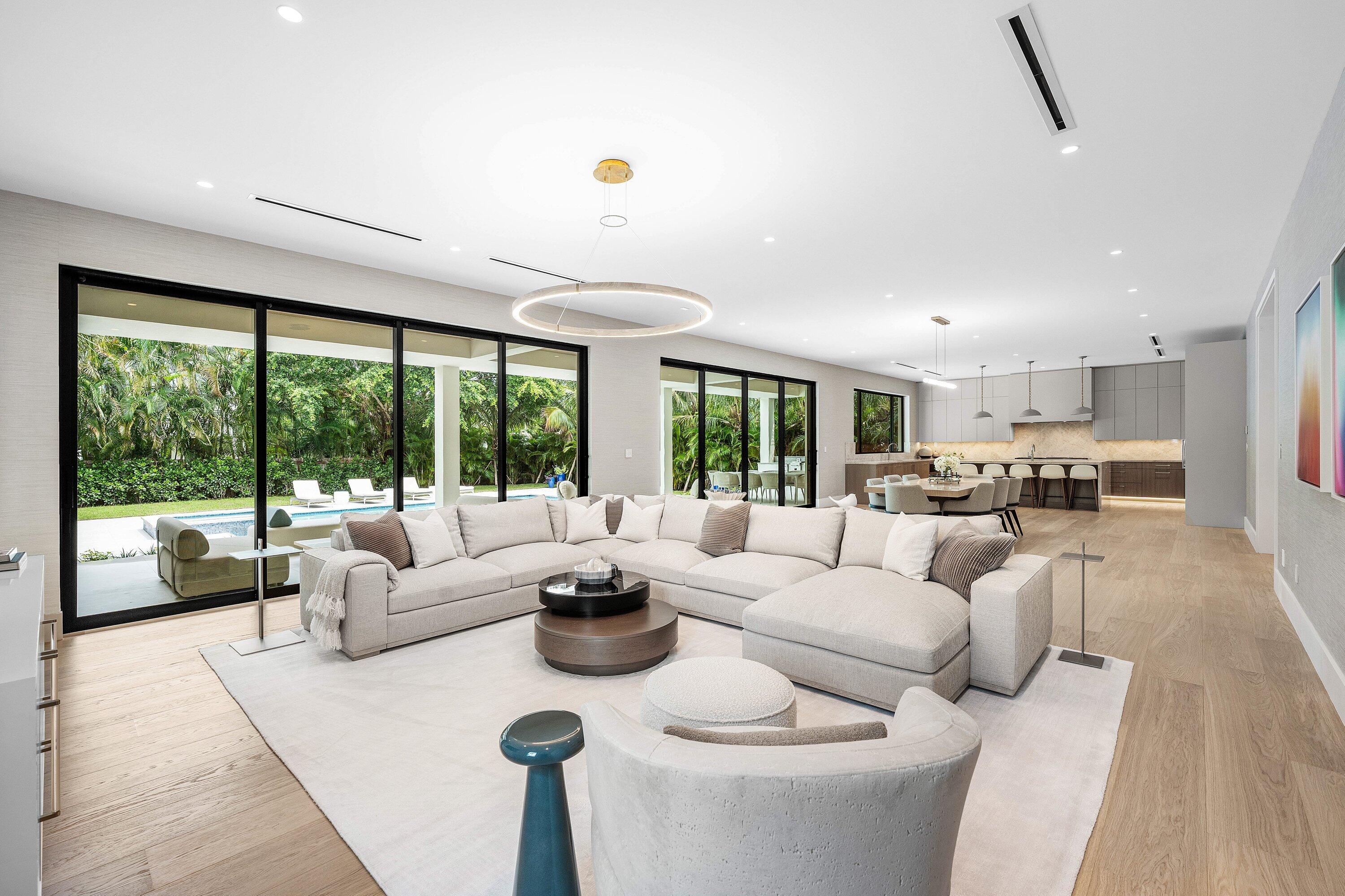 145 Alhambra Pl West Palm Beach, FL 33405