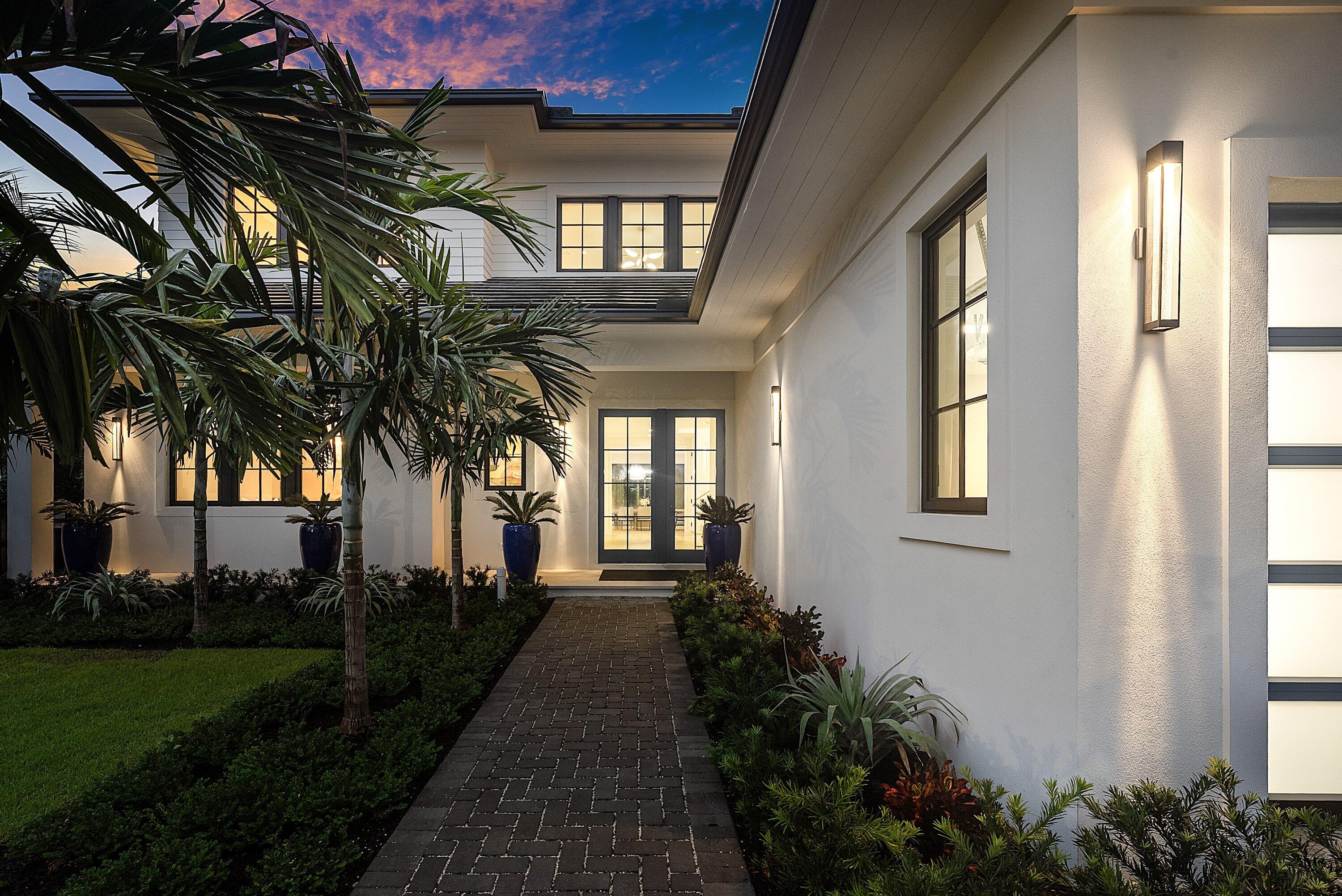 145 Alhambra Pl West Palm Beach, FL 33405