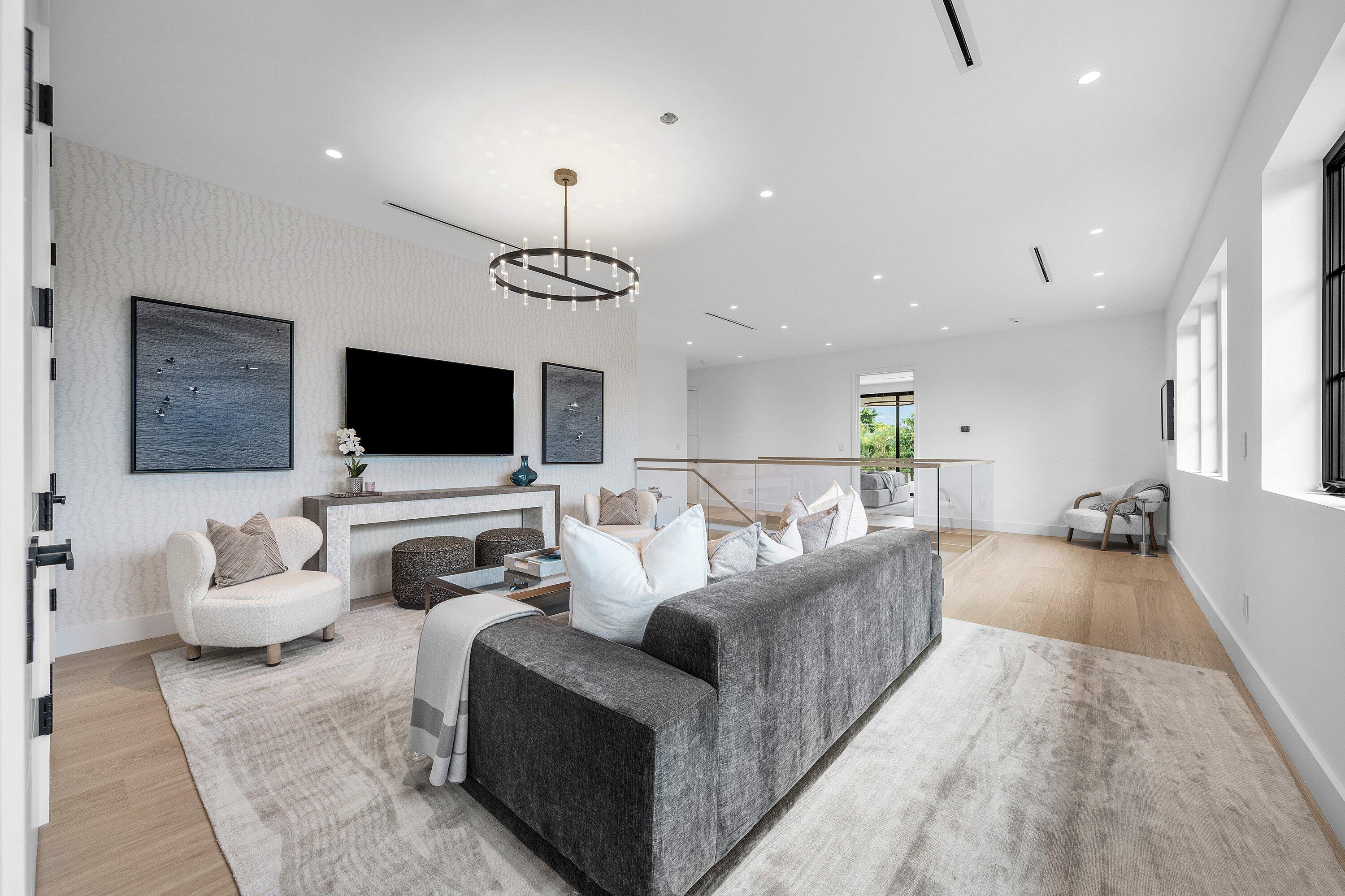 145 Alhambra Pl West Palm Beach, FL 33405