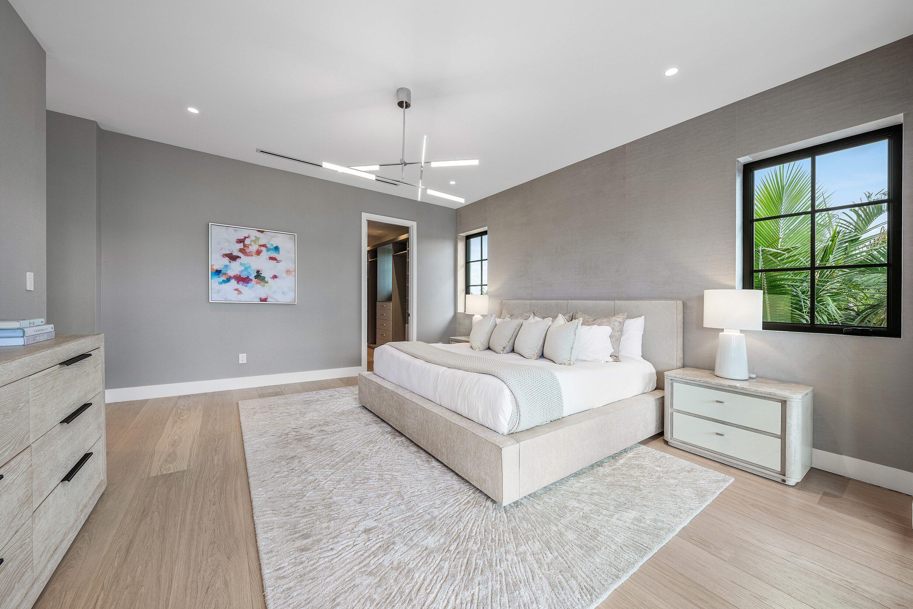 145 Alhambra Pl West Palm Beach, FL 33405