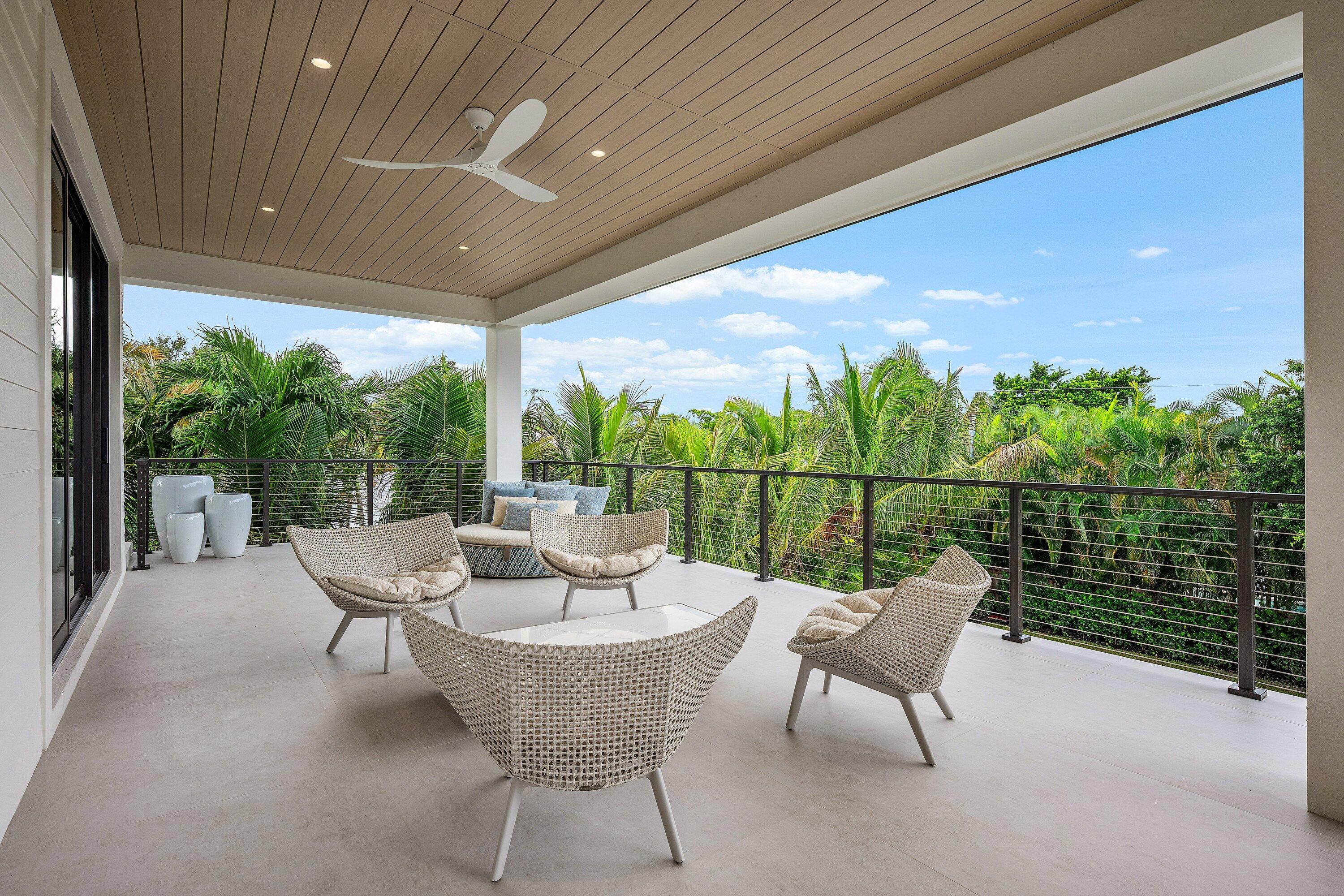 145 Alhambra Pl West Palm Beach, FL 33405