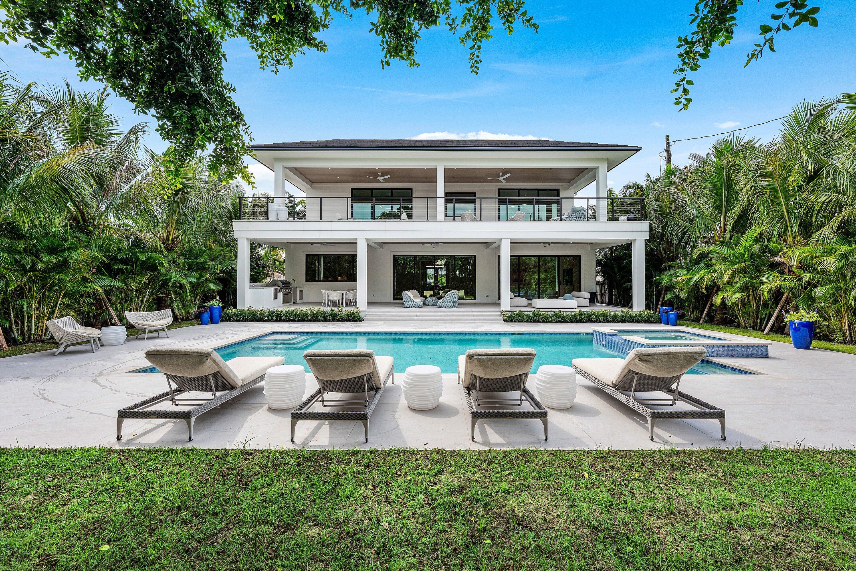 145 Alhambra Pl West Palm Beach, FL 33405