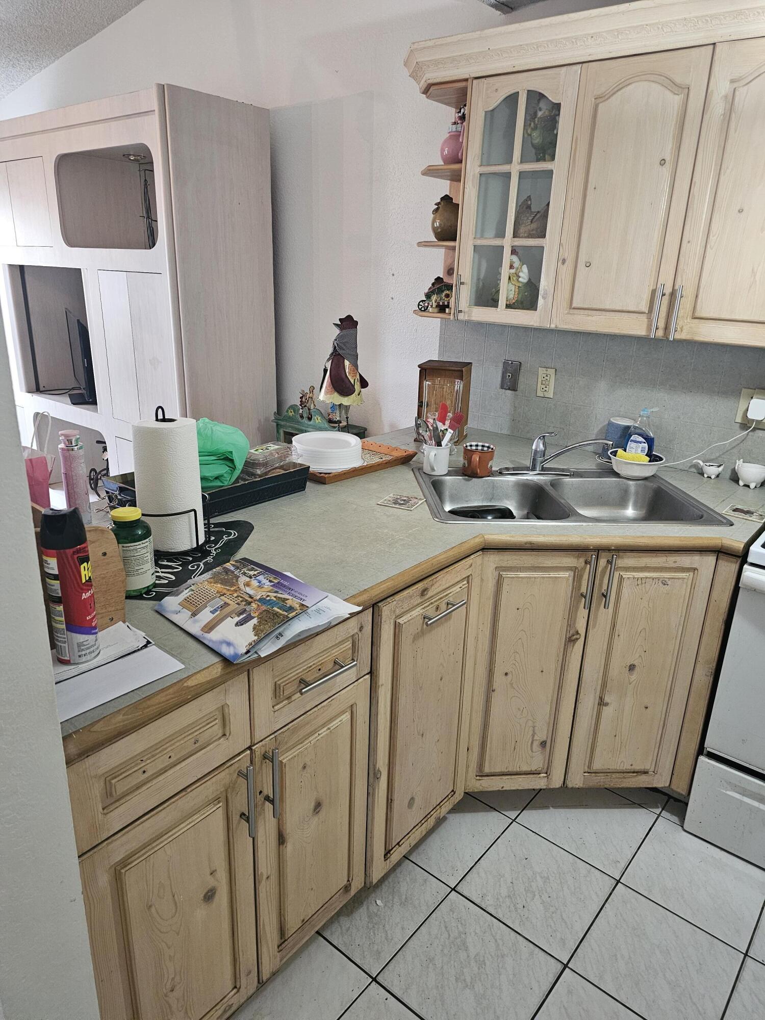 9919 NW 122nd St Hialeah Gardens, FL 33018