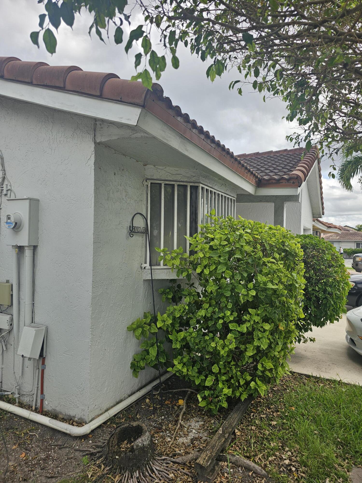 9919 NW 122nd St Hialeah Gardens, FL 33018