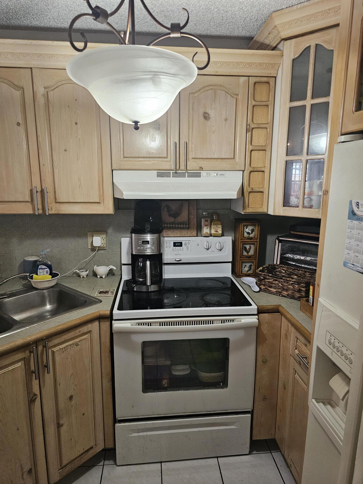 9919 NW 122nd St Hialeah Gardens, FL 33018