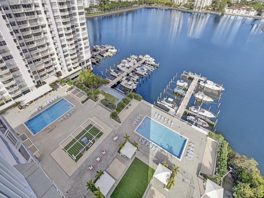 image Del Prado Condo48