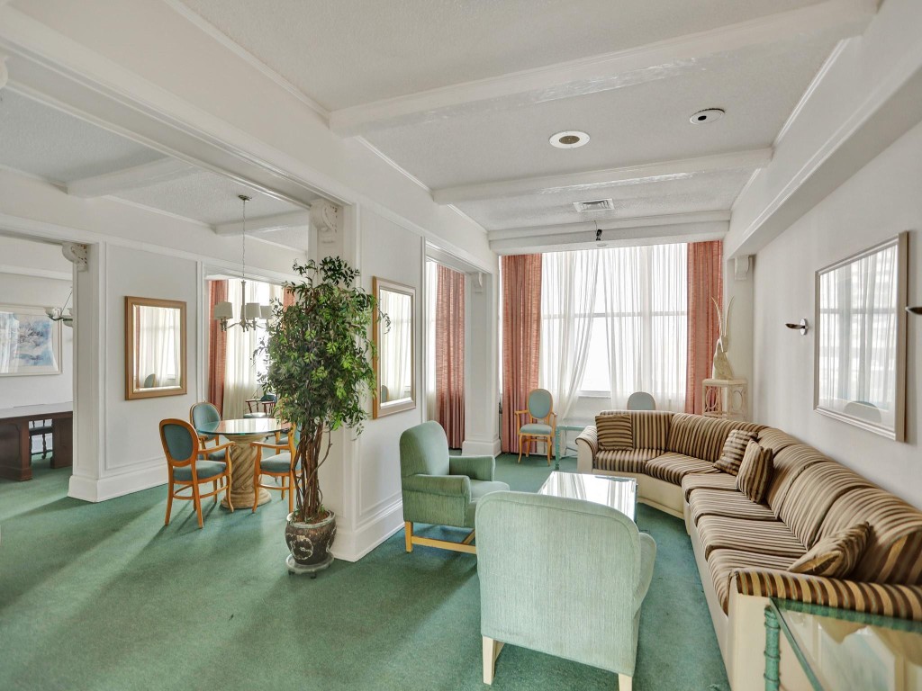 image Del Prado Condo50