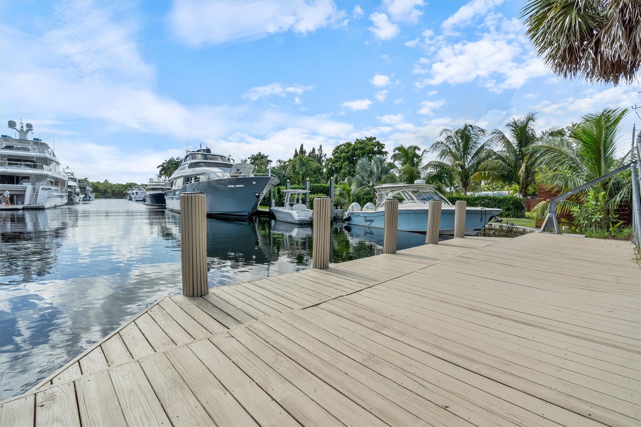 2211 SW 27th Ter,Fort Lauderdale, FL 33312