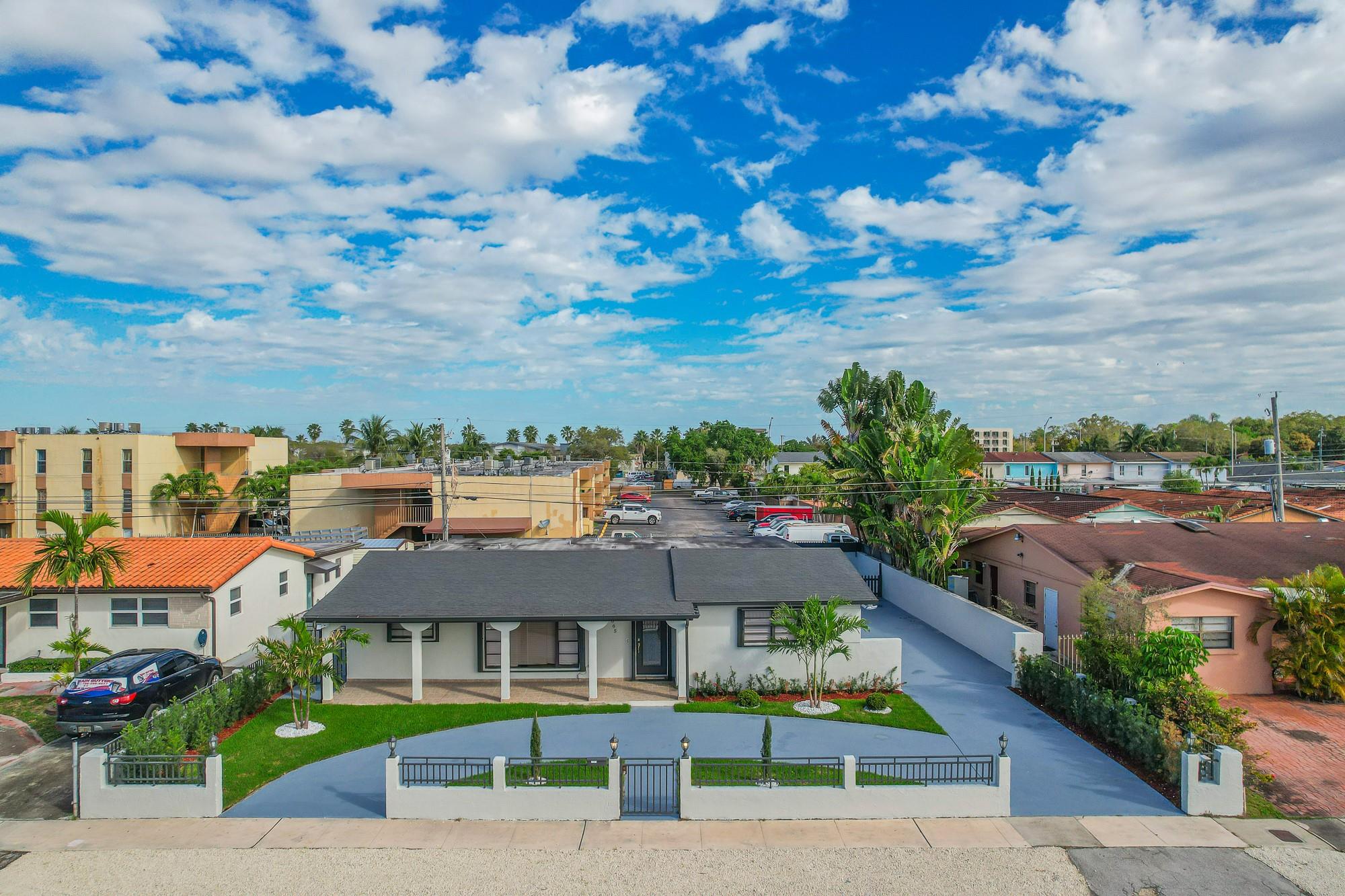 865 W 72nd Pl