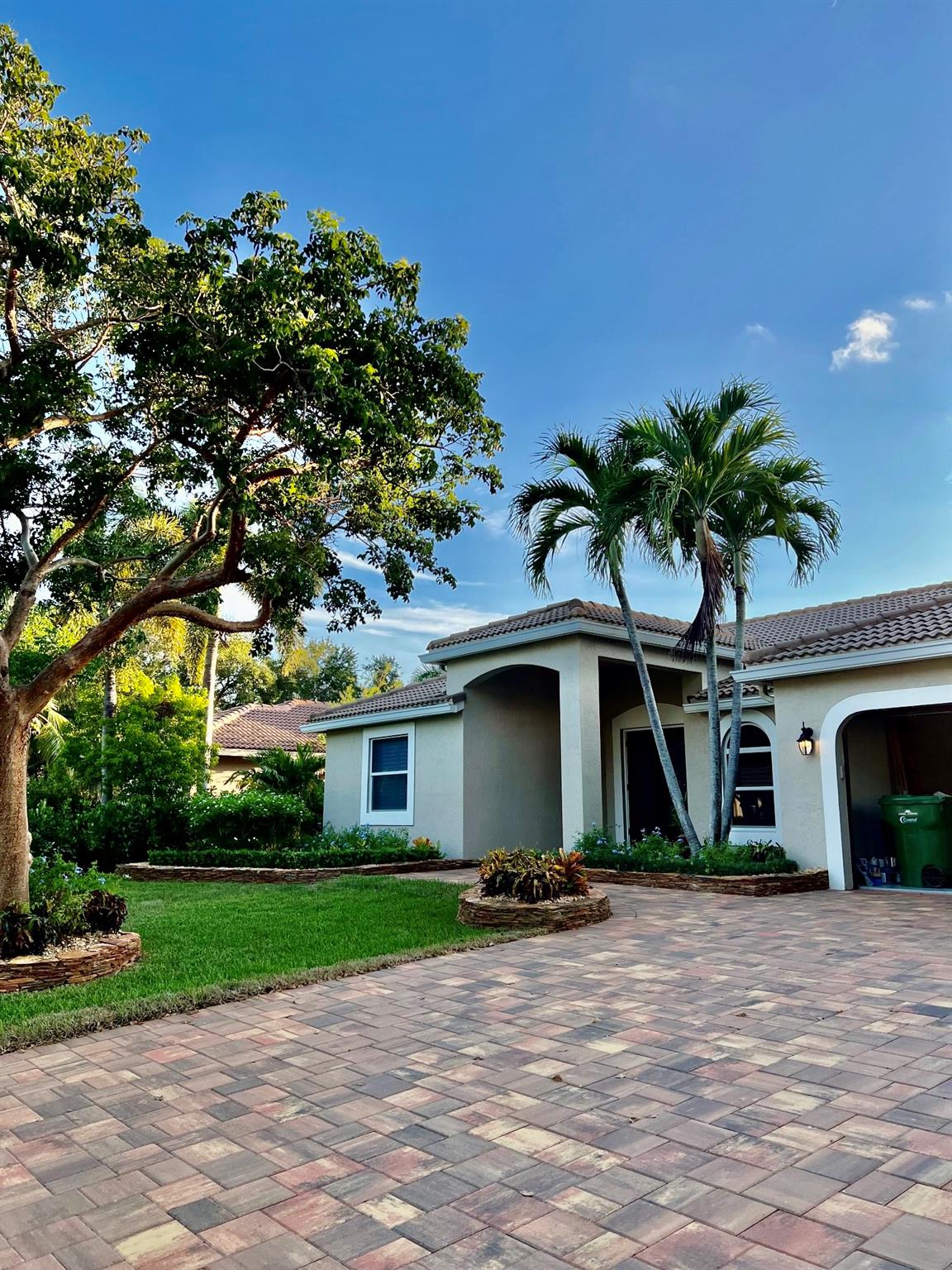 4910 NW 104th Ave