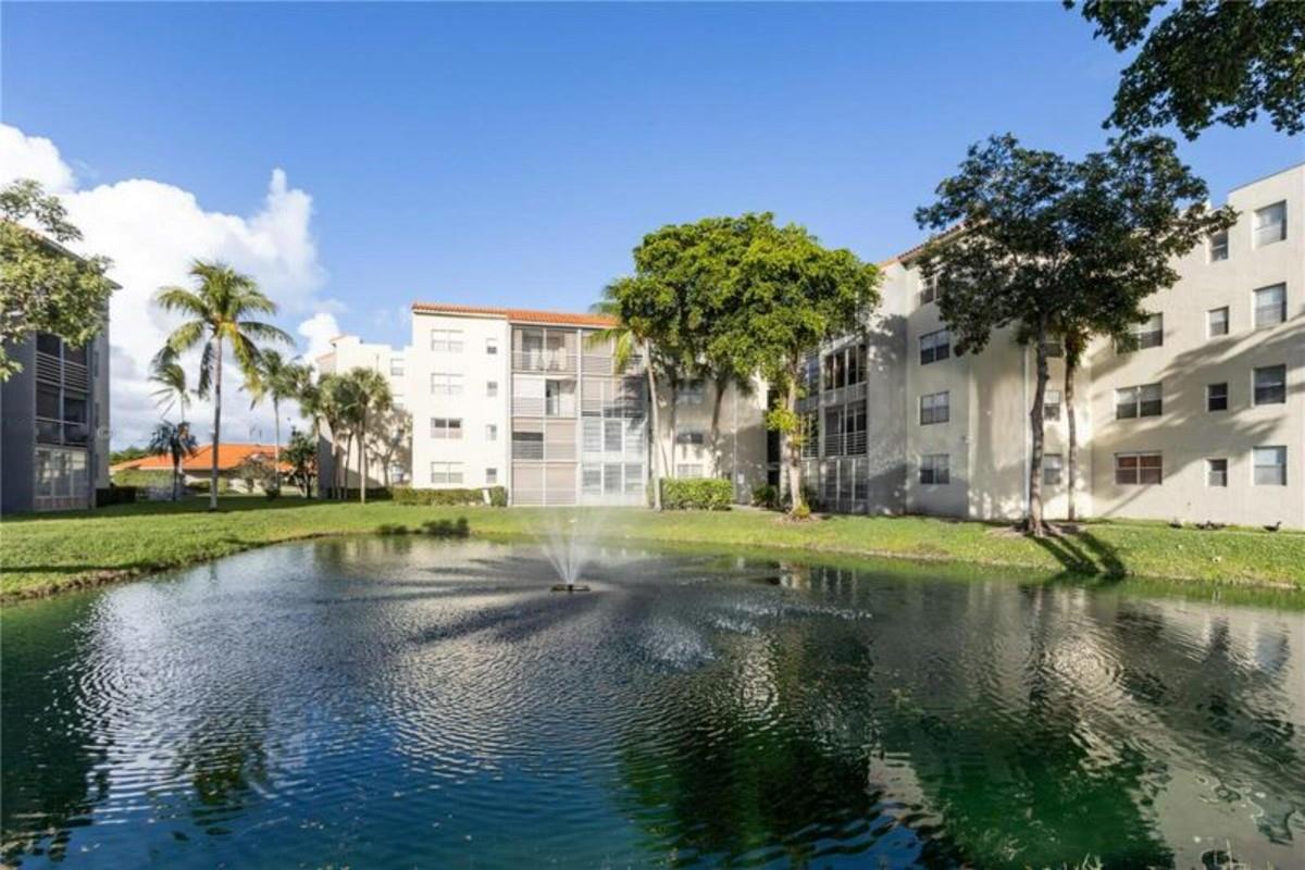 1830 SW 81st #4104