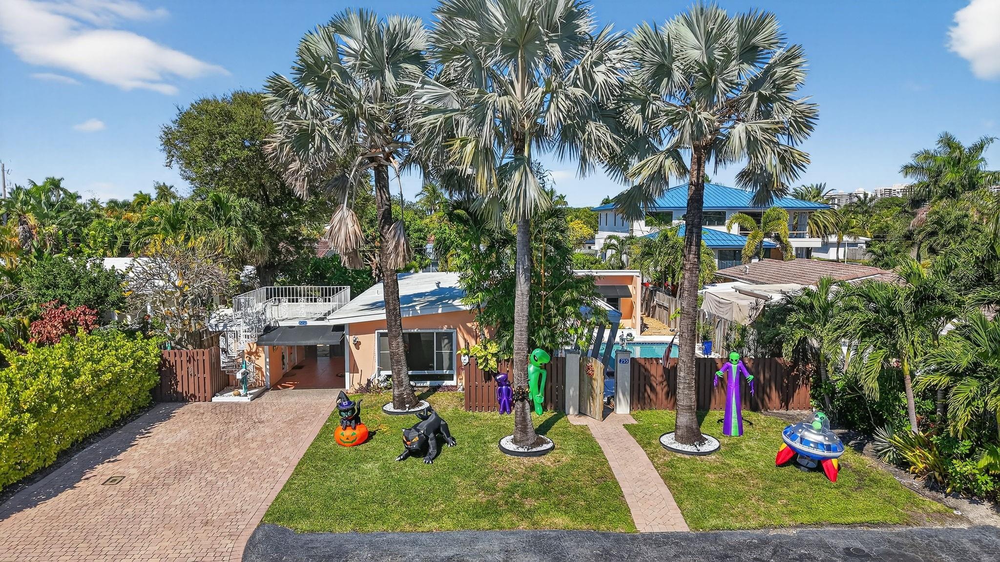 255 Neptune Ave