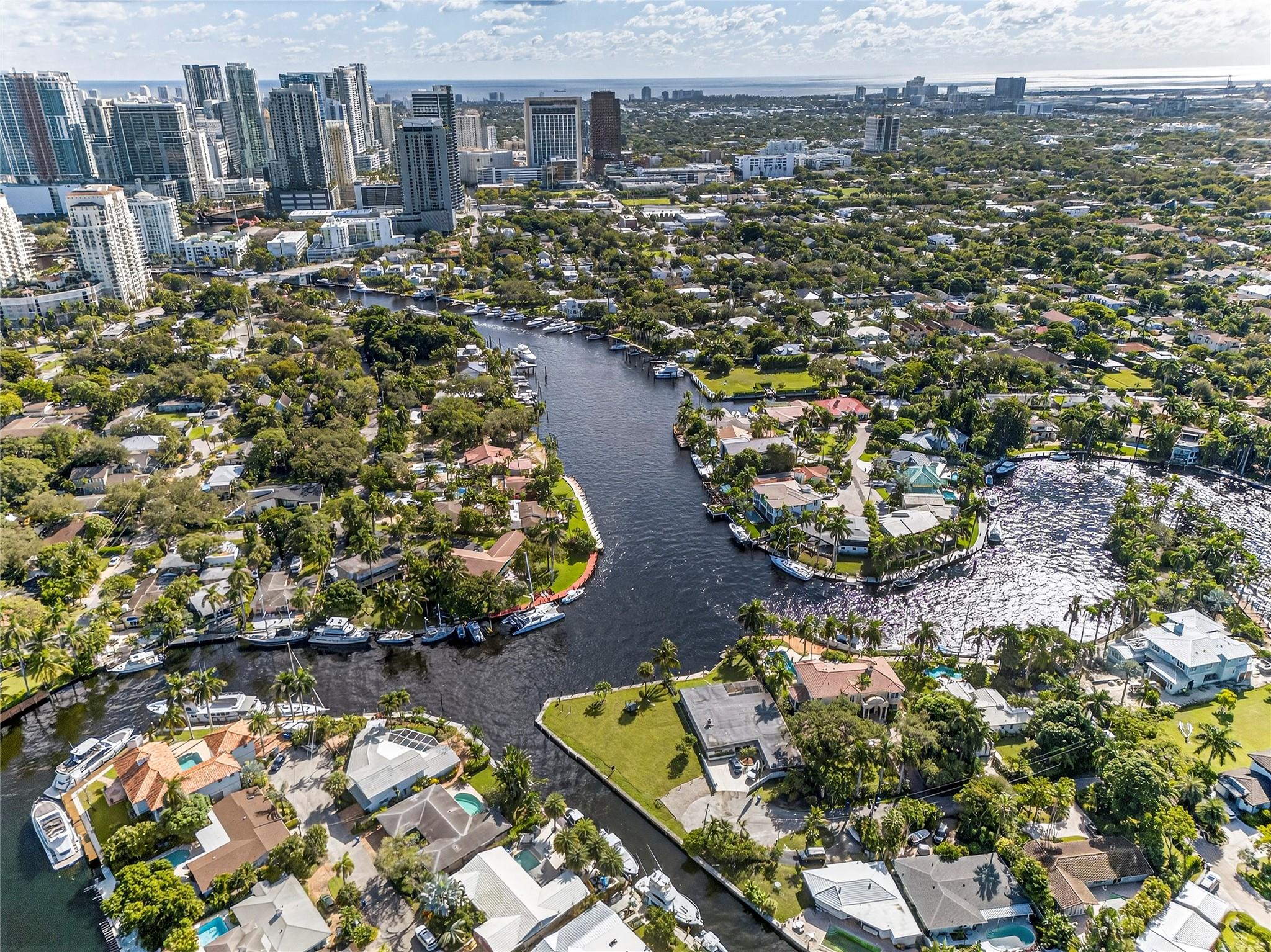 522 SW 9th Ter Fort Lauderdale, FL 33312