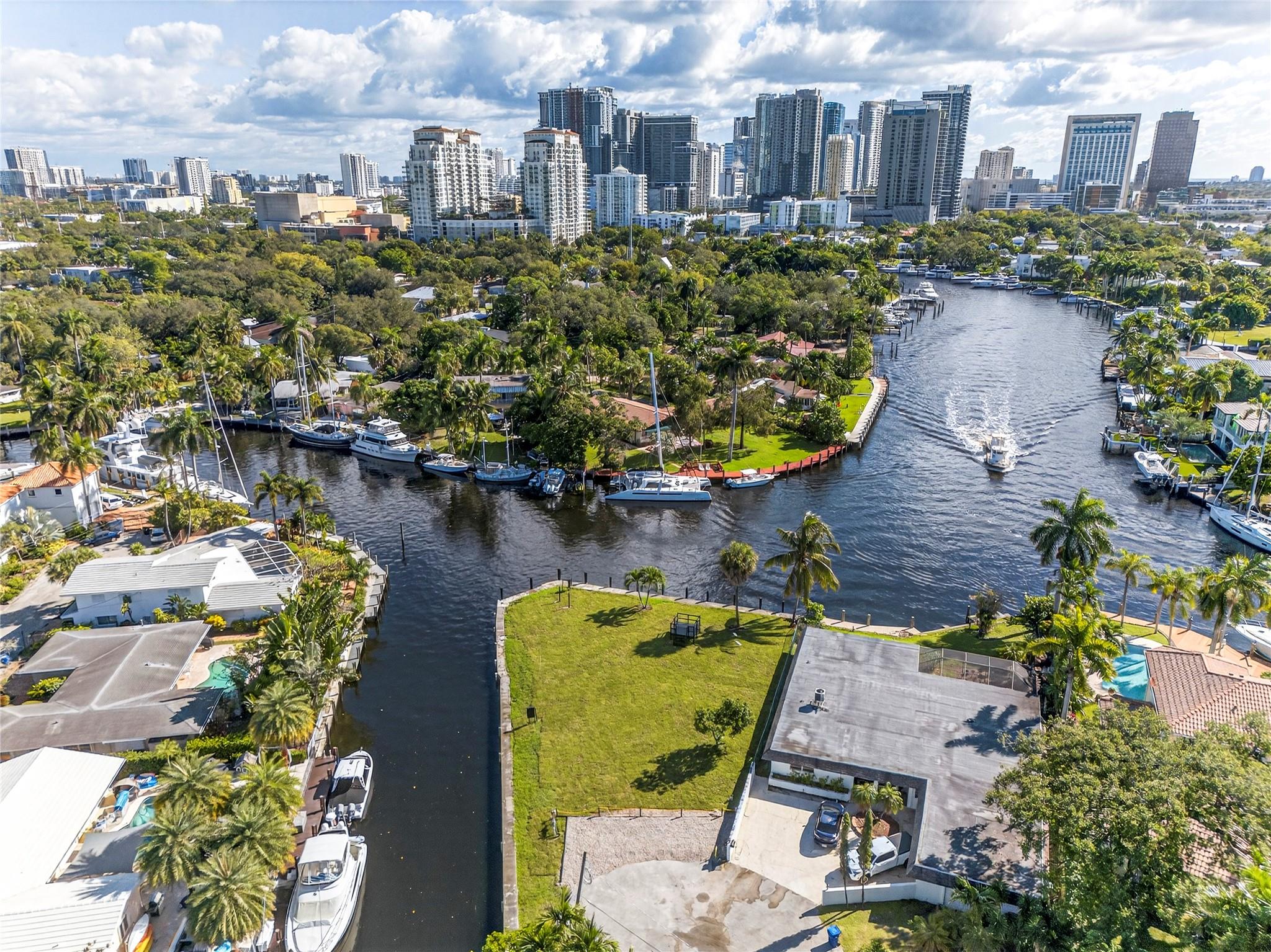 522 SW 9th Ter Fort Lauderdale, FL 33312