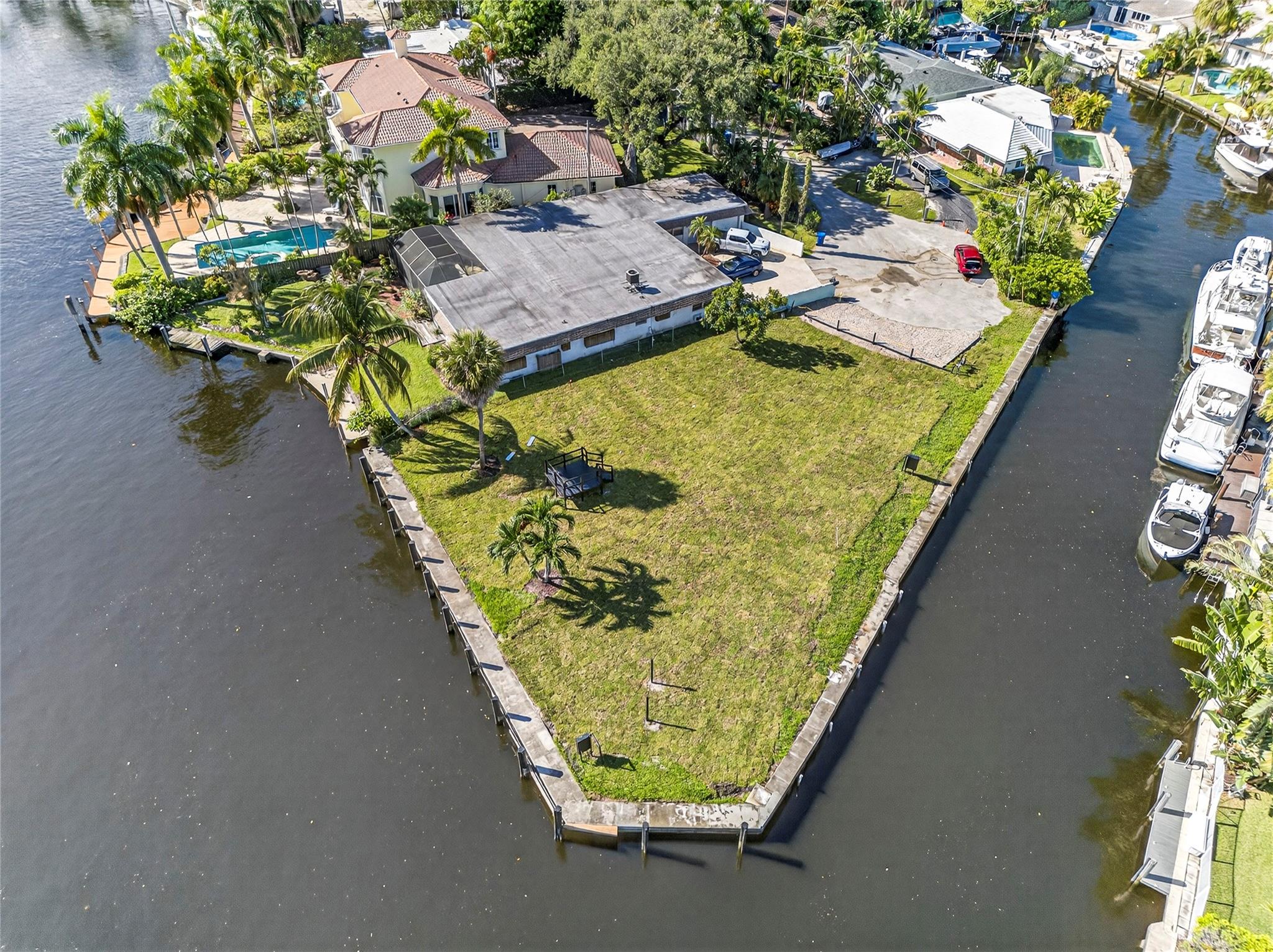 522 SW 9th Ter Fort Lauderdale, FL 33312