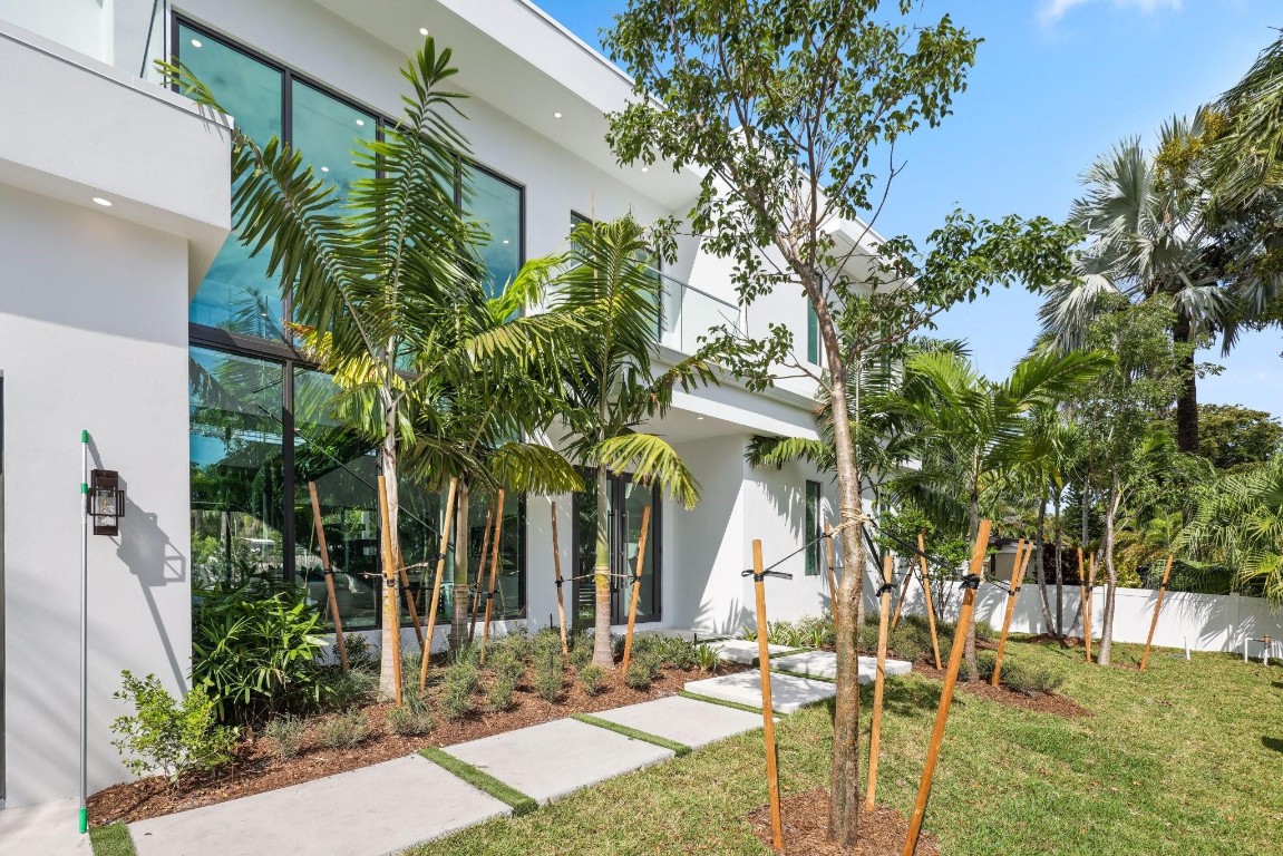 2015 NE 4th Ave Wilton Manors, FL 33305