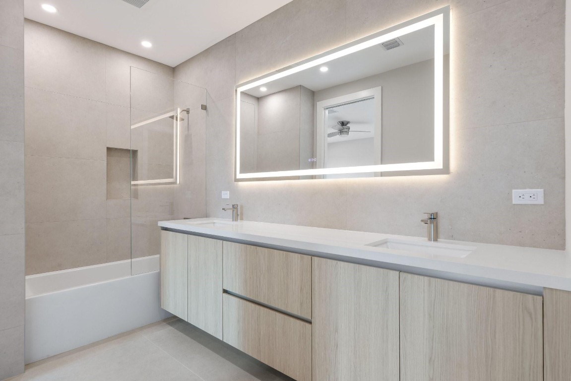 2015 NE 4th Ave Wilton Manors, FL 33305