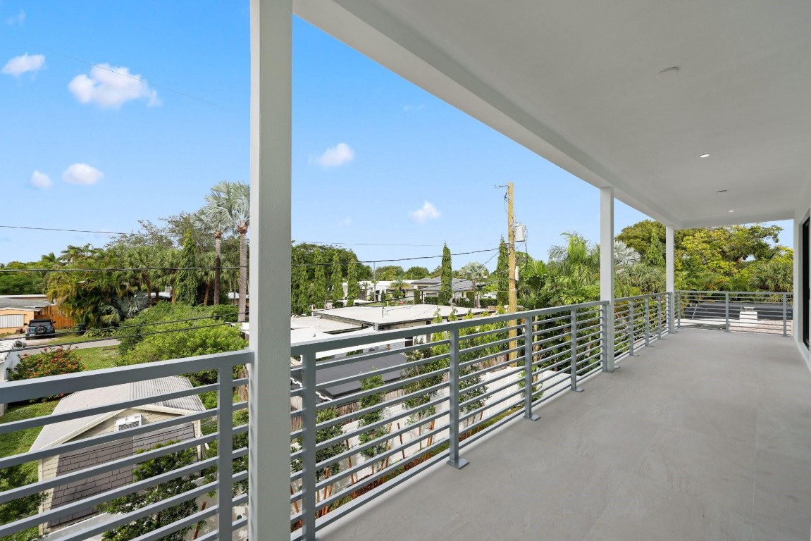 2015 NE 4th Ave Wilton Manors, FL 33305
