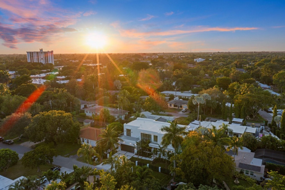 2015 NE 4th Ave Wilton Manors, FL 33305