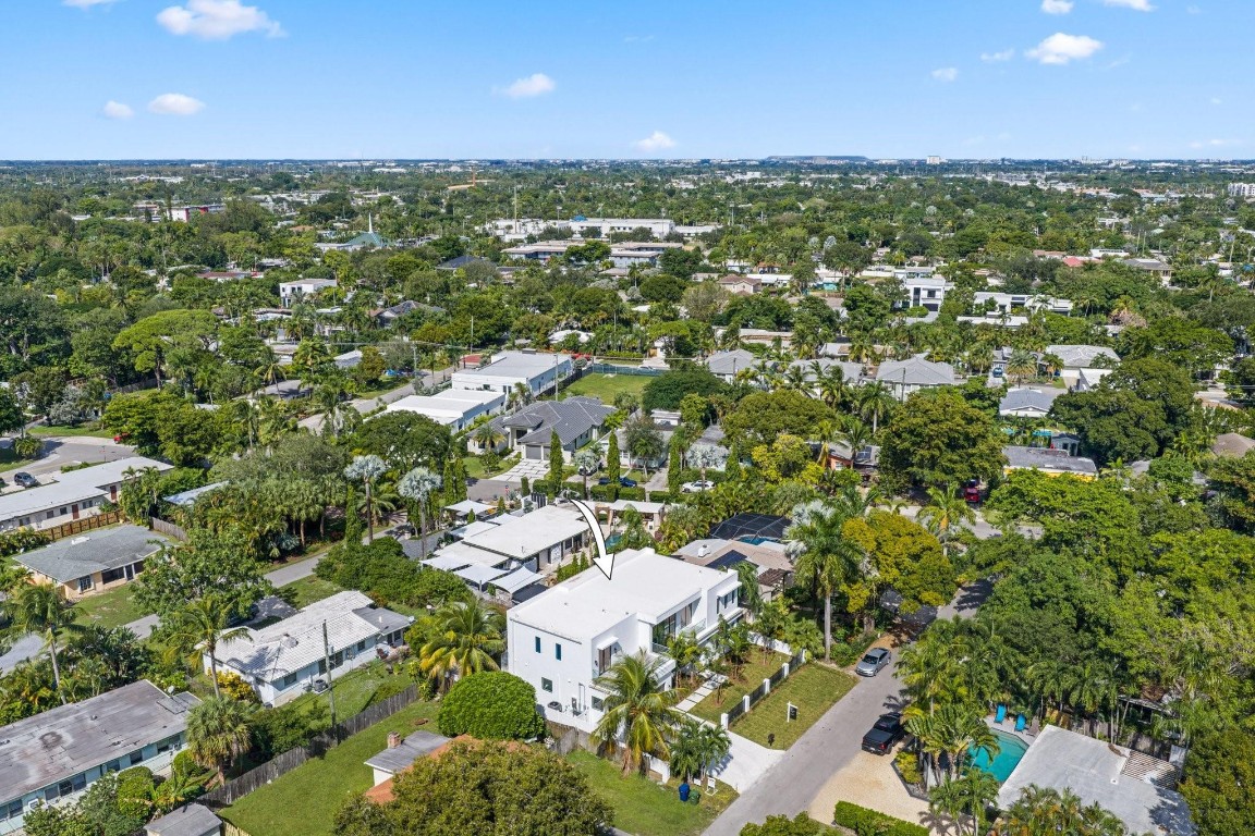 2015 NE 4th Ave Wilton Manors, FL 33305