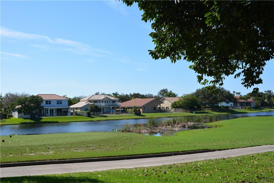 2853 Kinsington Cir #17-1 Weston, FL 33332