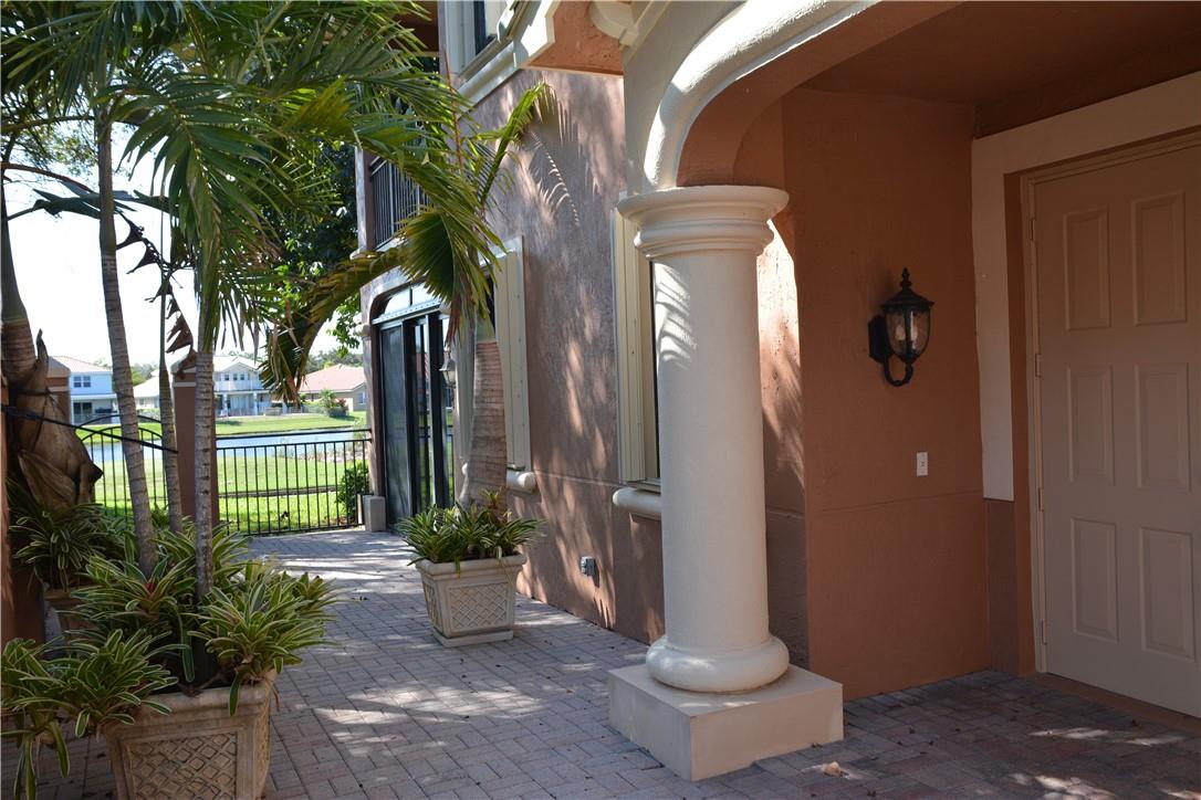 2853 Kinsington Cir #17-1 Weston, FL 33332