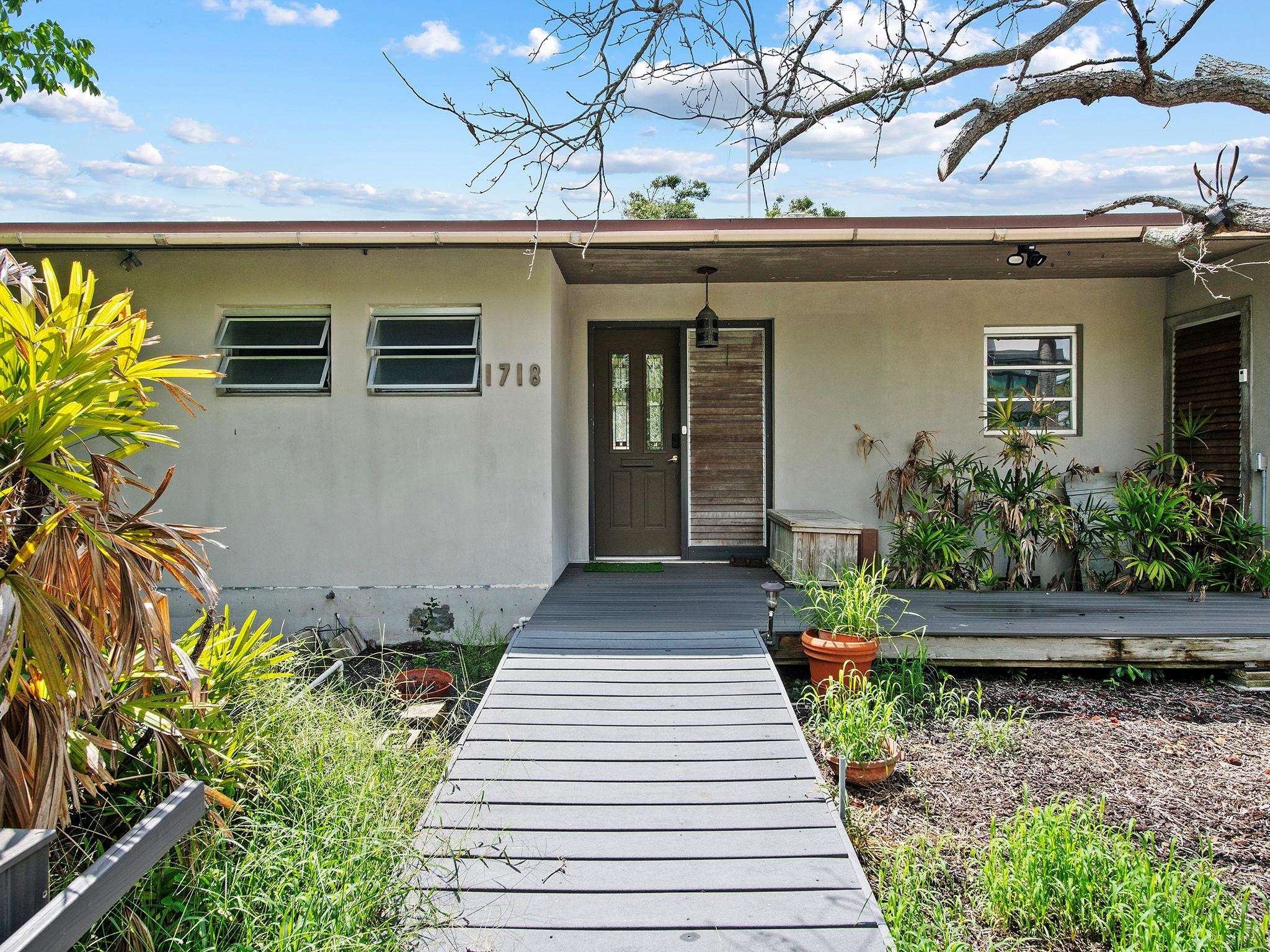 1718 SE 14th St Fort Lauderdale, FL 33316