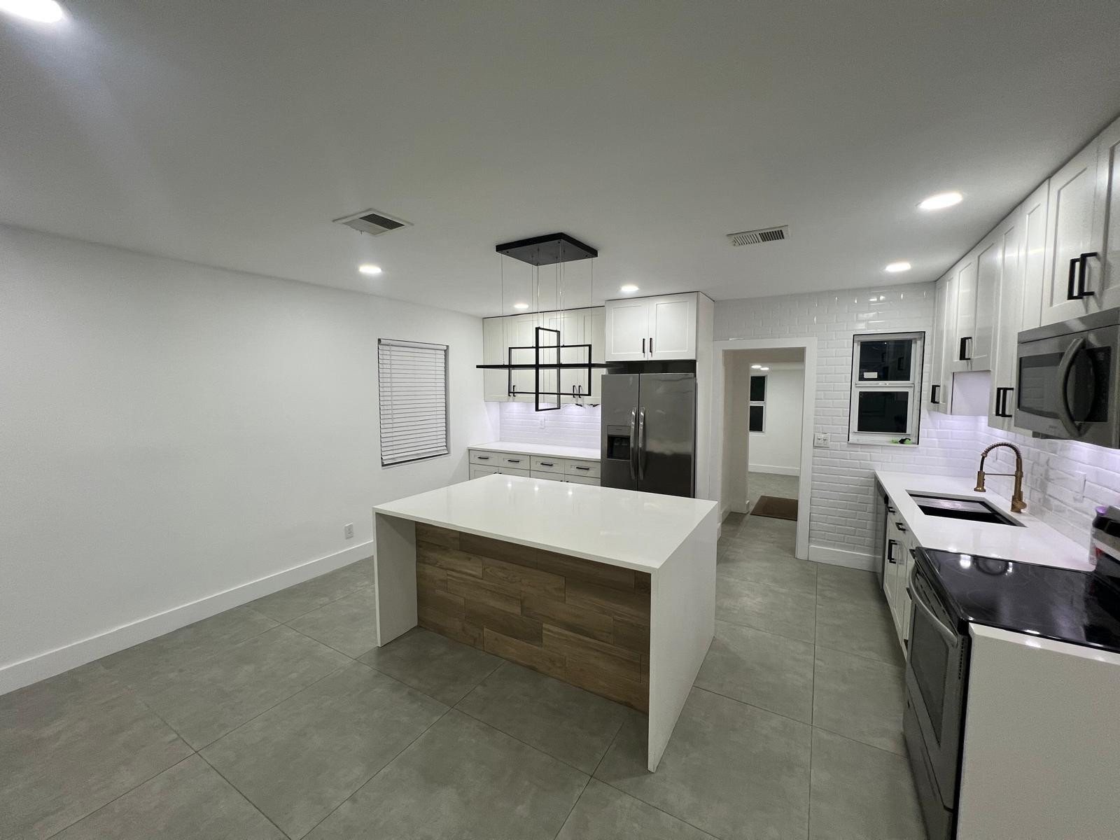 1436 NE 1st Ave Fort Lauderdale, FL 33304